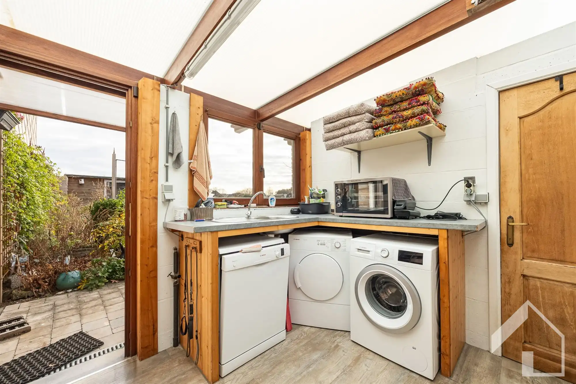 Gezellige woning met 1 slaapkamer op een perceel van 1192m2 foto 12