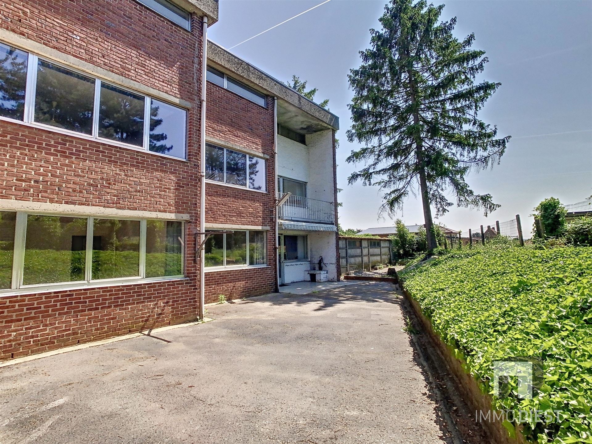 Appartement eerste verdieping foto 16
