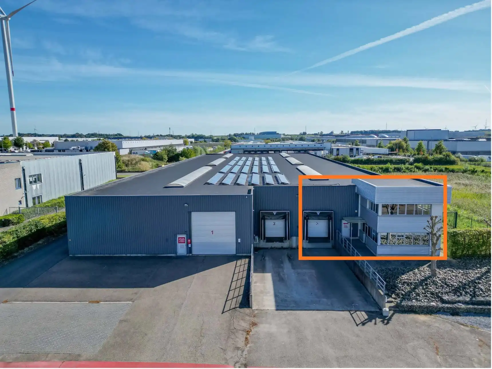 Industrieel gebouw op strategische locatie foto 3