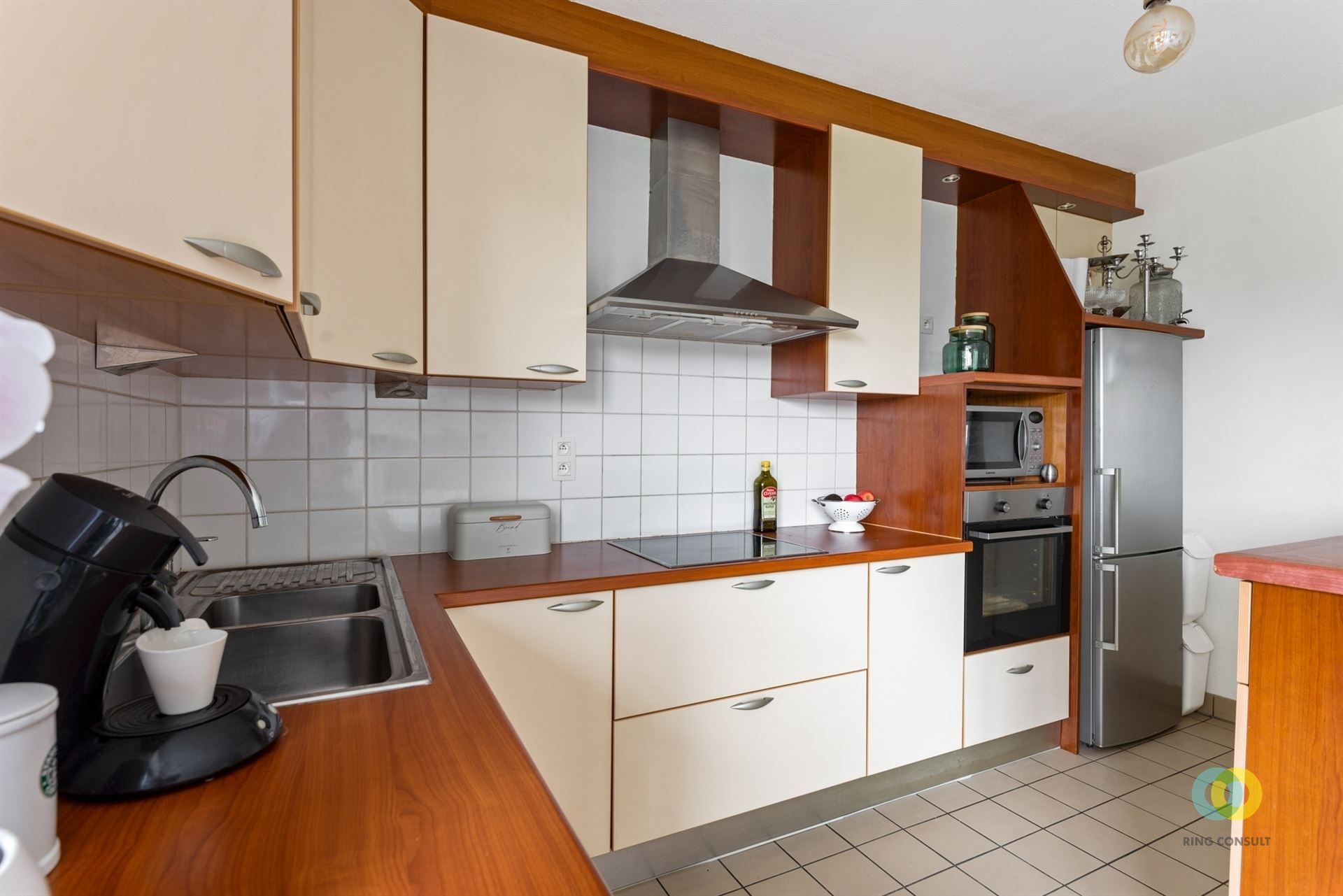 Lichtrijk appartement met 2 slaapkamers + garage foto 5