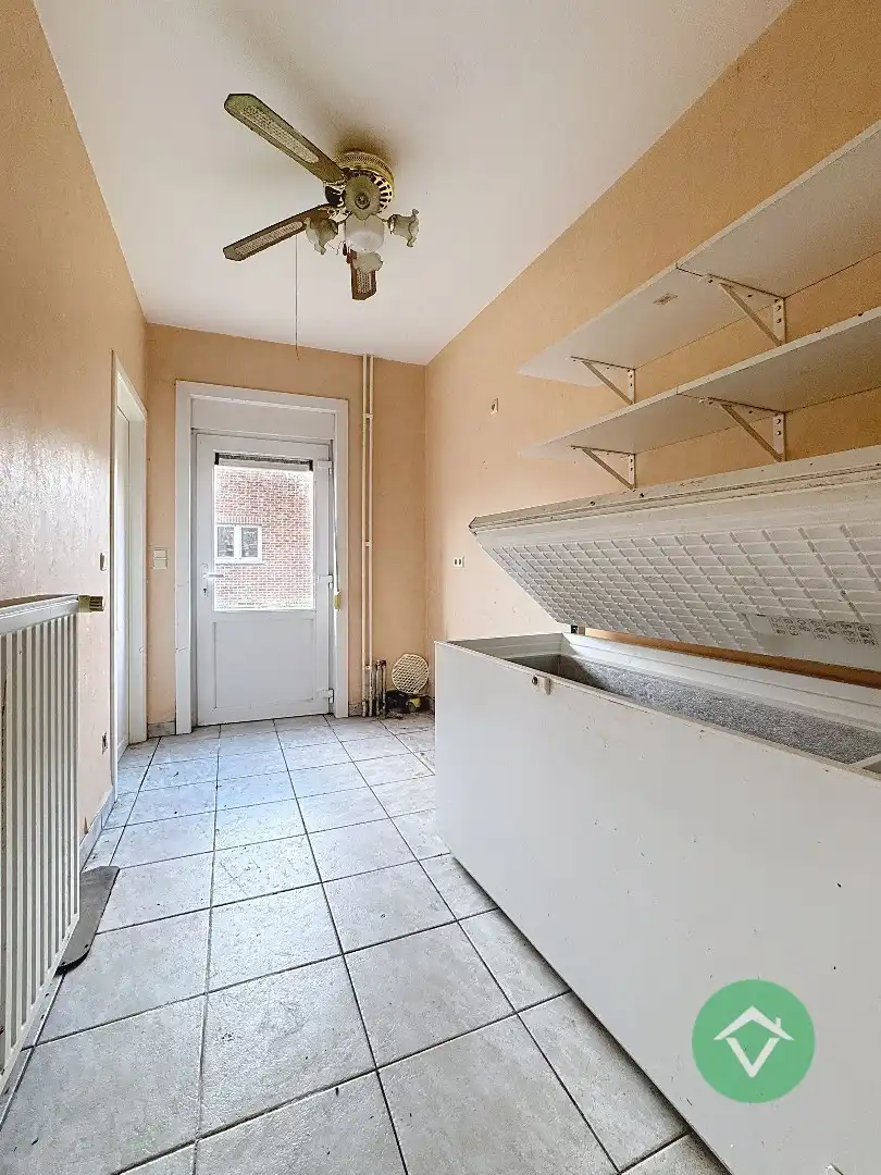 Alleenstaande woning met naastliggend stuk bouwgrond en weide te Eernegem foto 27