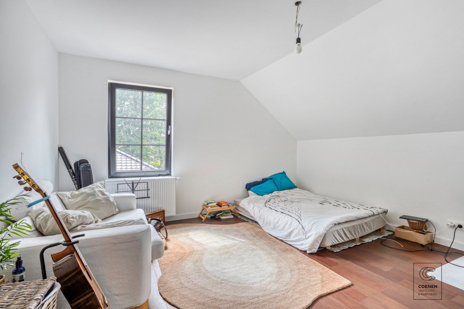 Prachtig, volledig gerenoveerde villa van 351 m² en 6 slaapkamers op een uiterst rustige locatie! foto 22