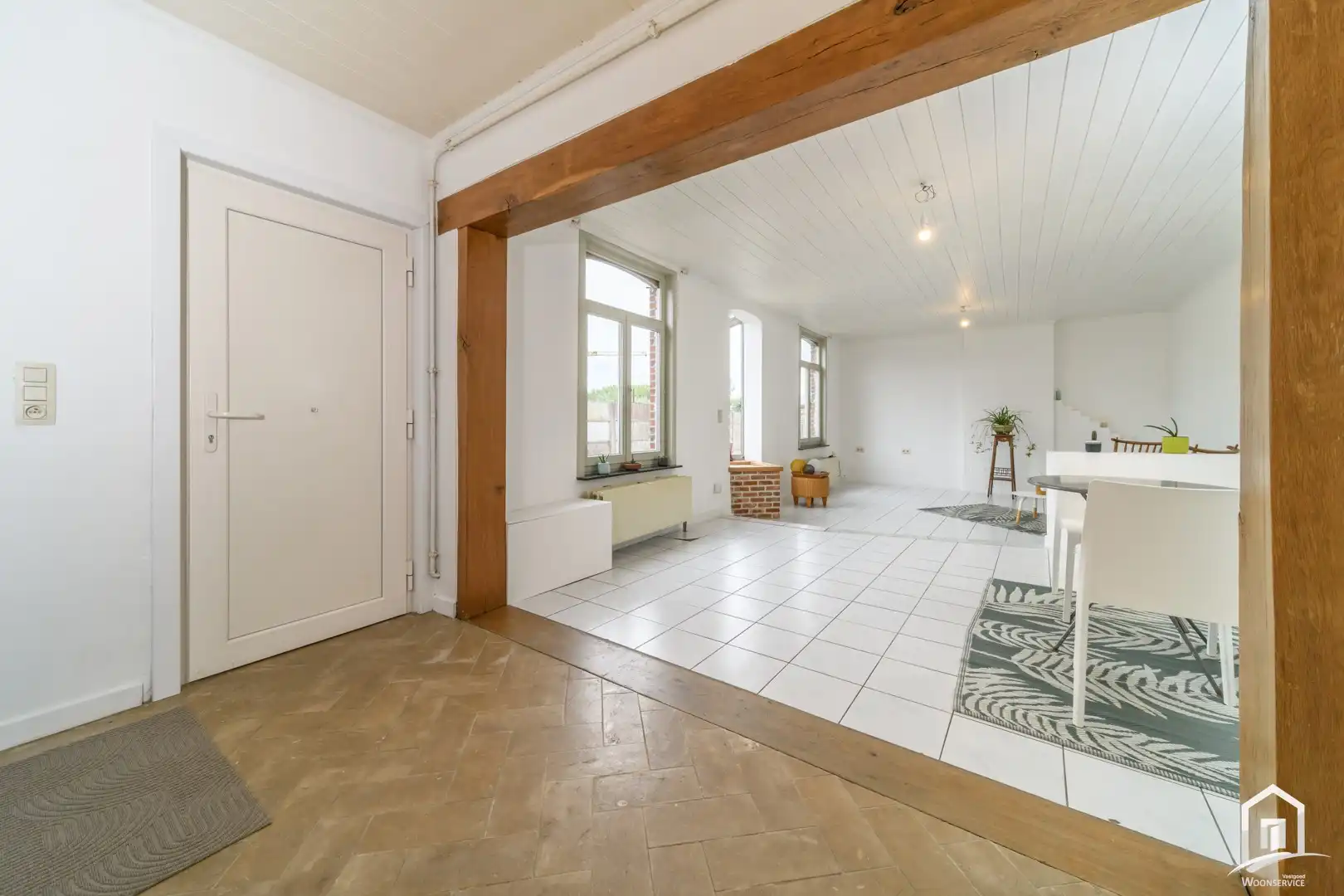 Ruime woning met 4 slaapkamers in rustige straat foto 4