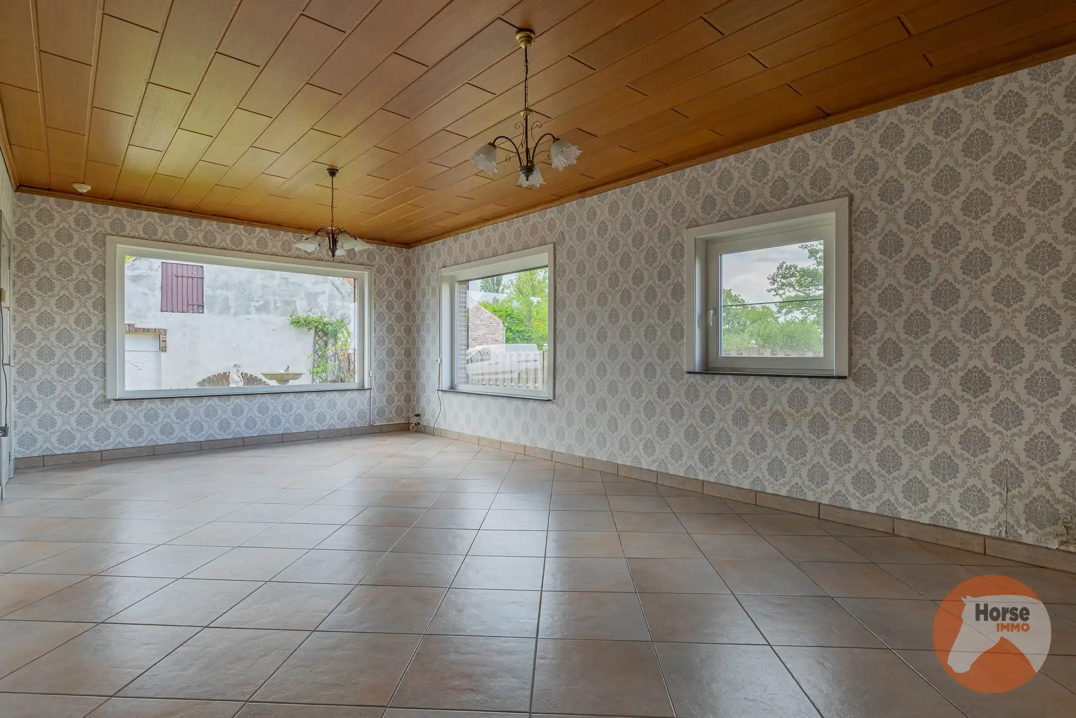 HOFSTADE - Charmante gelegen woning met bijgebouwen en weide foto 6