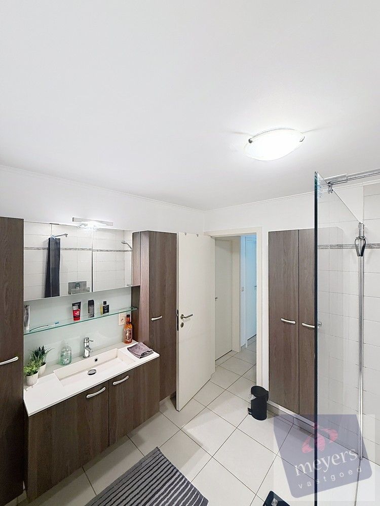 Stijlvol gelijkvloers appartement met terras & autostaanplaats – Bilzen-Hoeselt foto 14