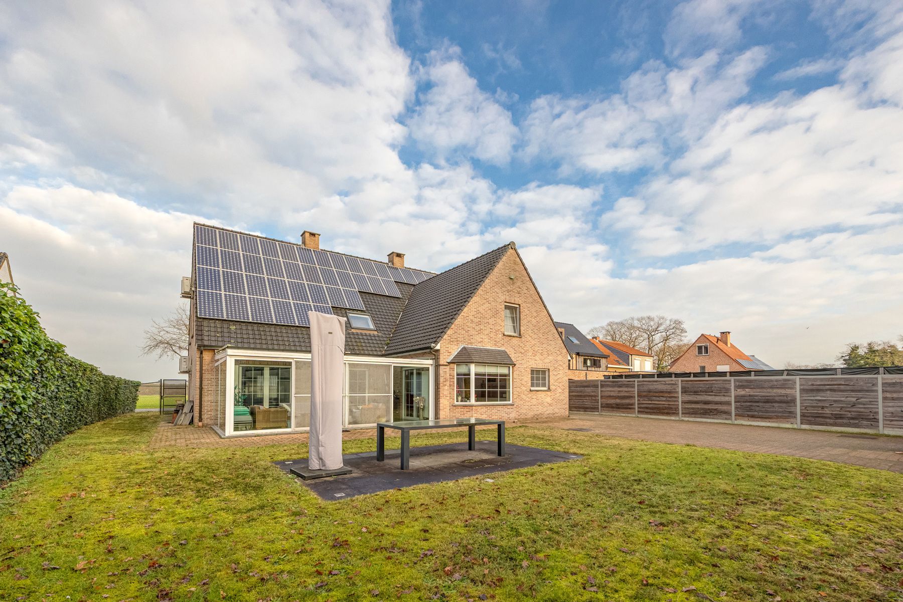 Energiezuinige villa met 5 slaapkamers en ruim bijgebouw op een perceel van 1.240m². foto 20