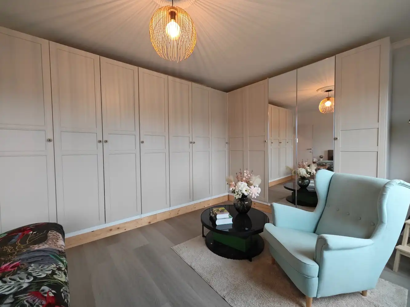 volledig gerenoveerde stadswoning met 4 slpks foto 24