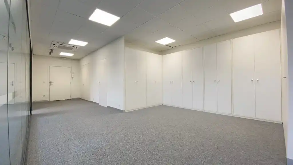 Burelen te huur vlakbij The Loop in Dionysius KMO center in Sint-Denijs-Westrem foto 16