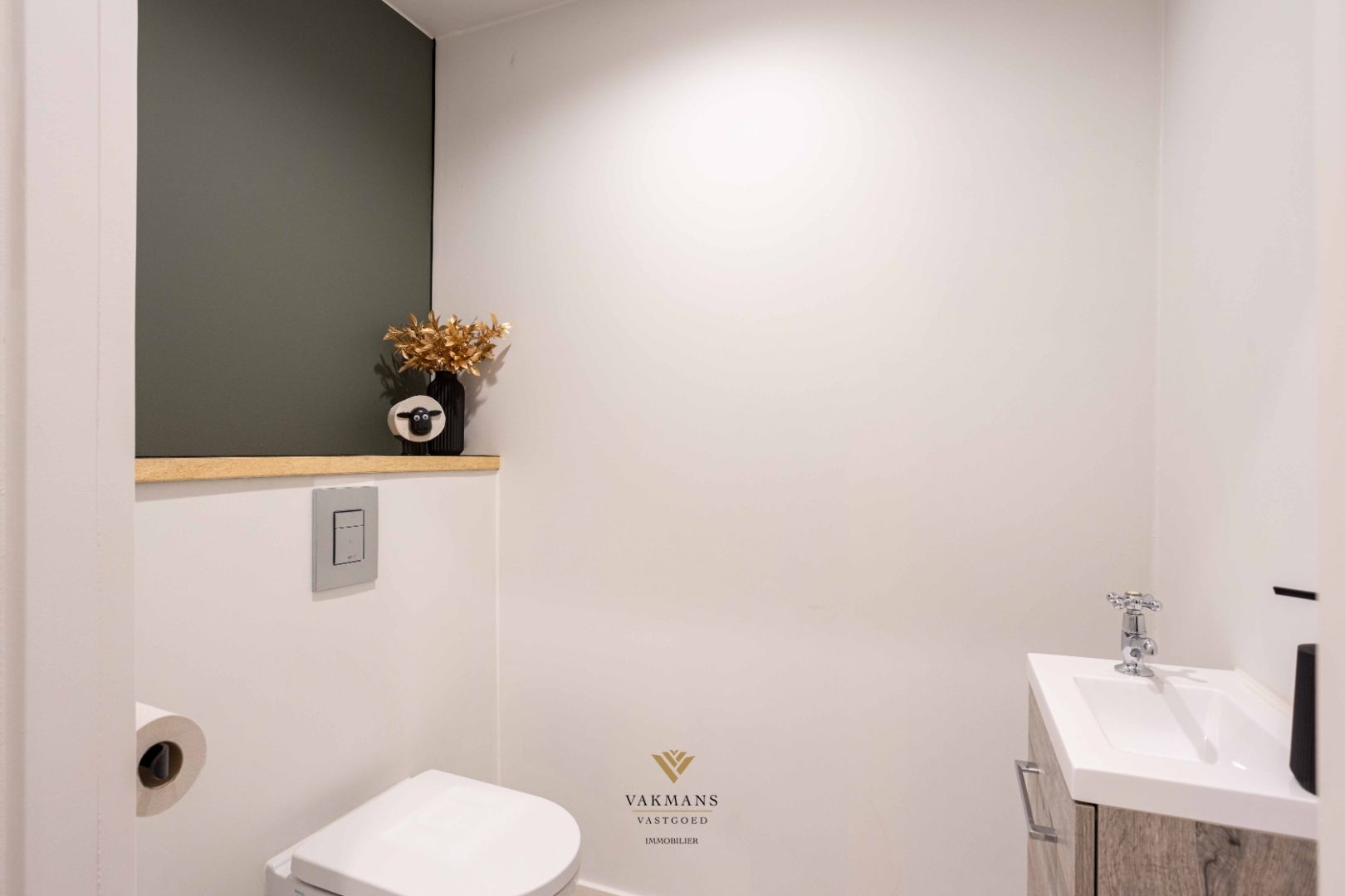 Prachtige gerenoveerde woning met 3 slaapkamers en tuin foto 16