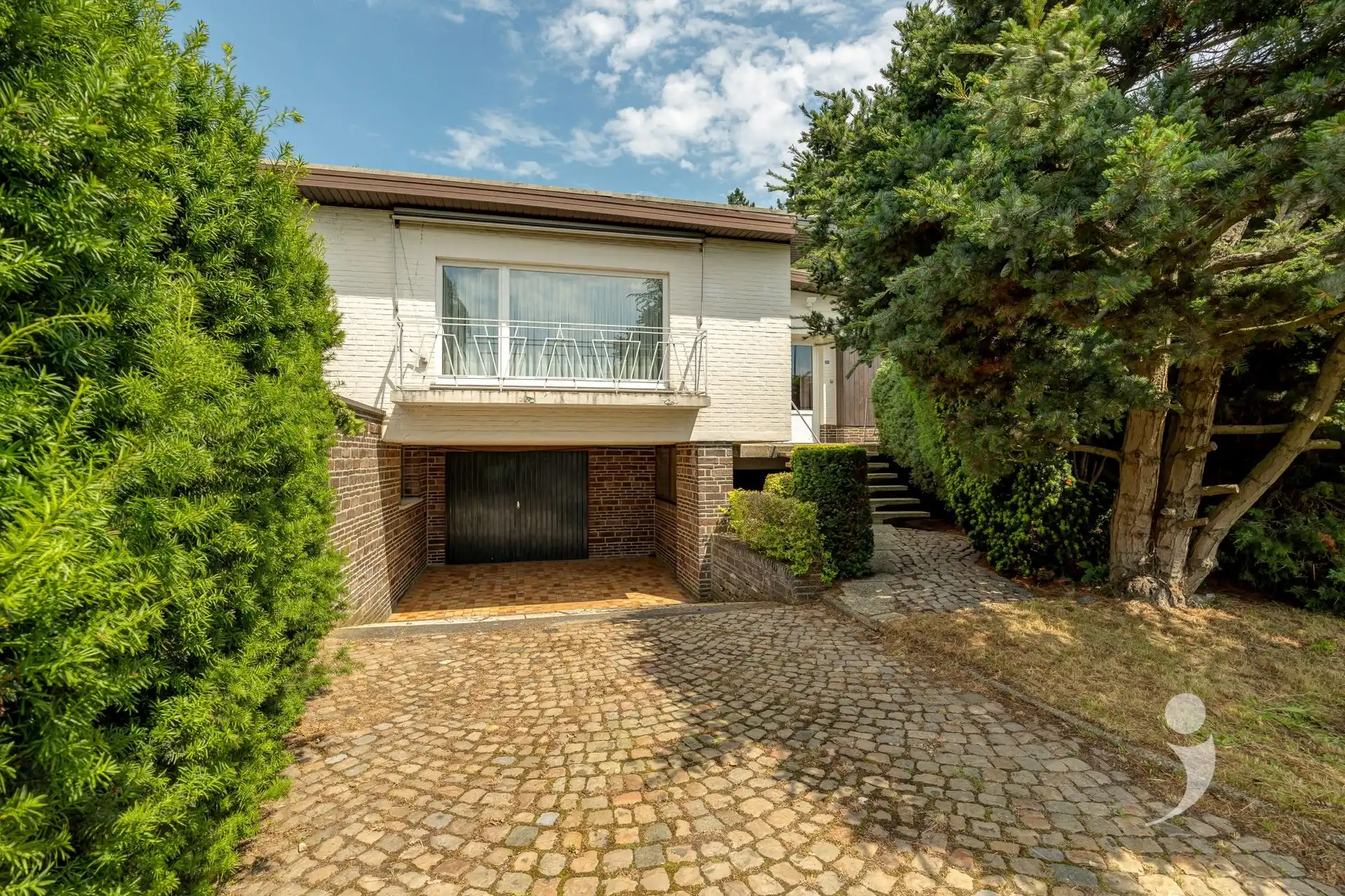 Ruime te renoveren woning!  foto 2