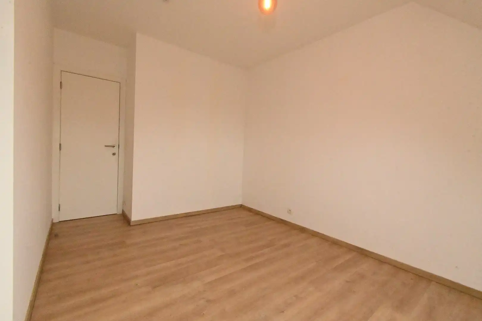 Dakappartement met 2 slaapkamers gelegen dorpskern Knesselare foto 20