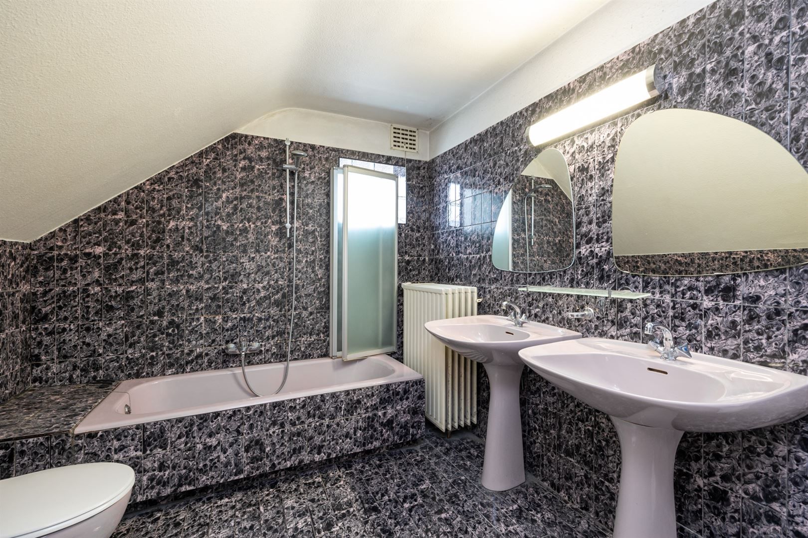 Kantoor met grote vitrine en duplex appartement foto 29