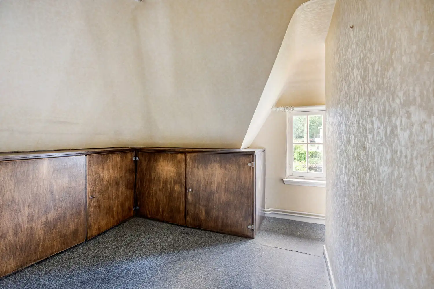 Charmante te renoveren cottagewoning met 3 slaapkamers en garage op 678m2! foto 21