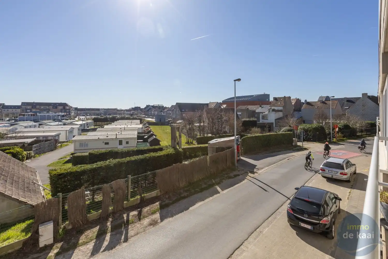 Goed gelegen renovatieproject in volle vakantiesfeer. foto 3