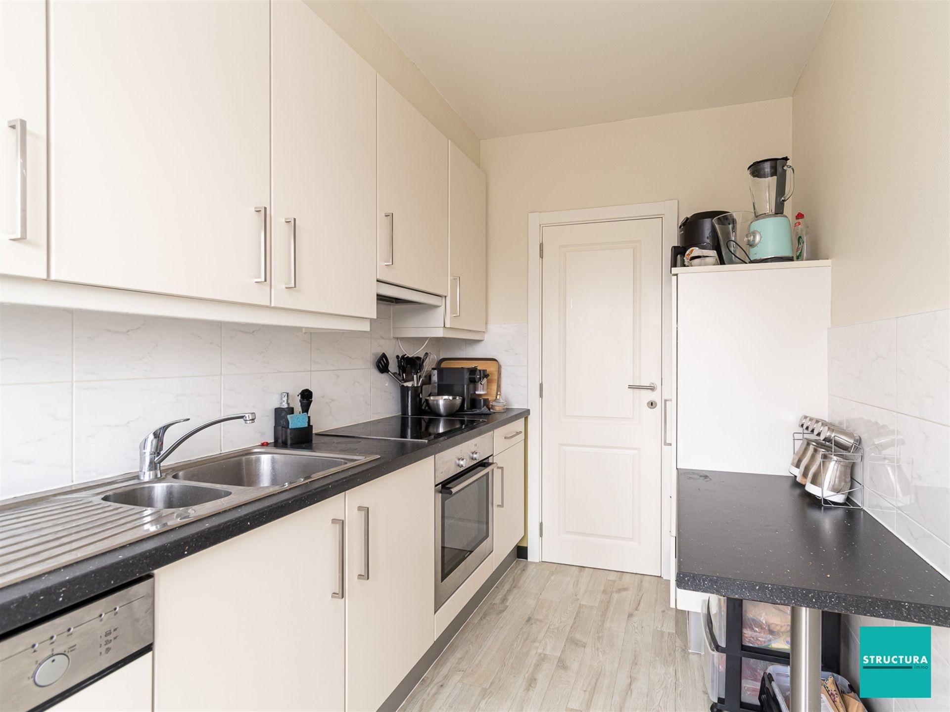 Rustig gelegen appartement, doch vlakbij het centrum! foto 7