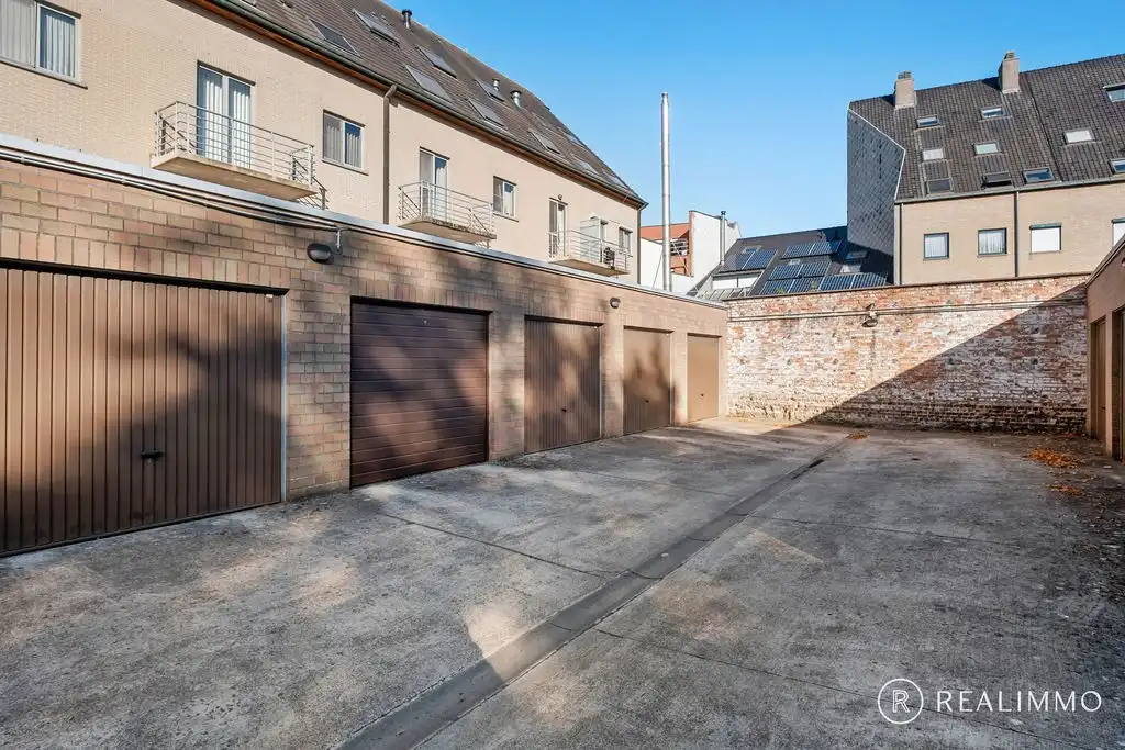 Ruim appartement met 3 slaapkamers én garage in het hartje Zwevegem! foto 21
