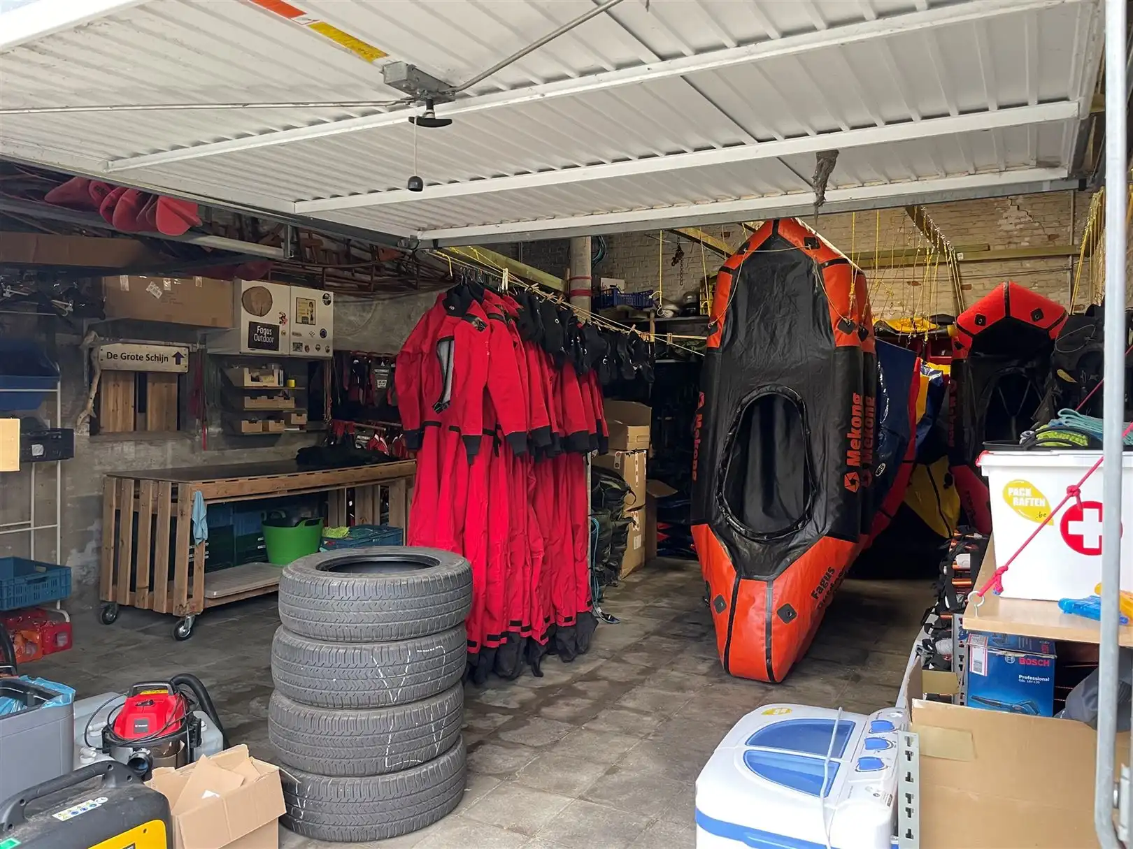 Magazijn in Ekerse dorpskern foto 3