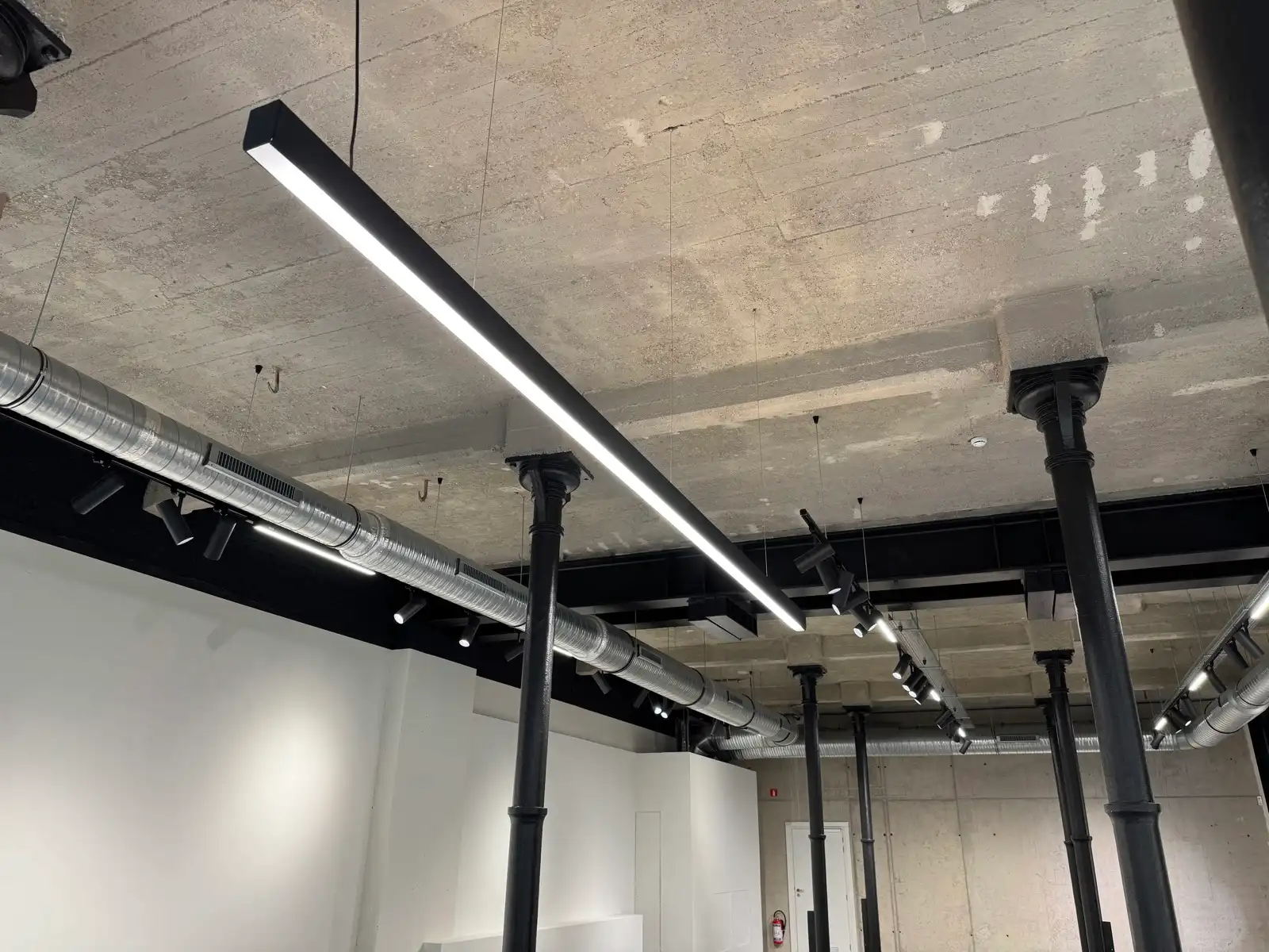 Industriële showroom in hartje Antwerpen foto 12