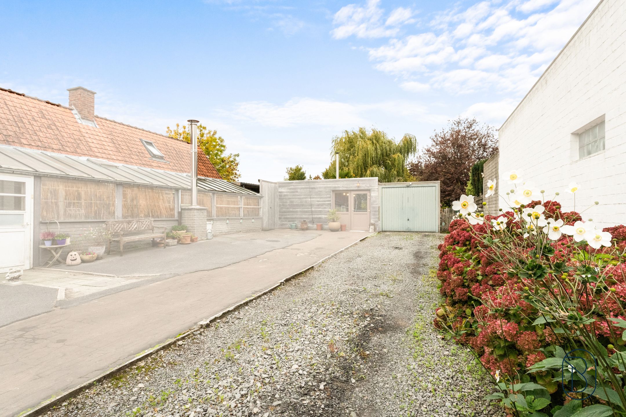 Volledig instapklare woning met tuin en garage. foto 13