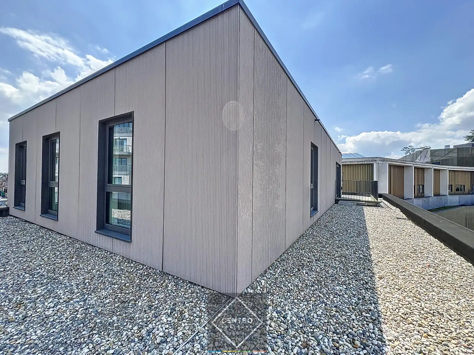 Penthouse (100m²) met RUIME terrassen (33m²) in kleinschalig project pal in het CENTRUM van Kortrijk ! Aankoop aan 6% BTW  mogelijk! foto 28