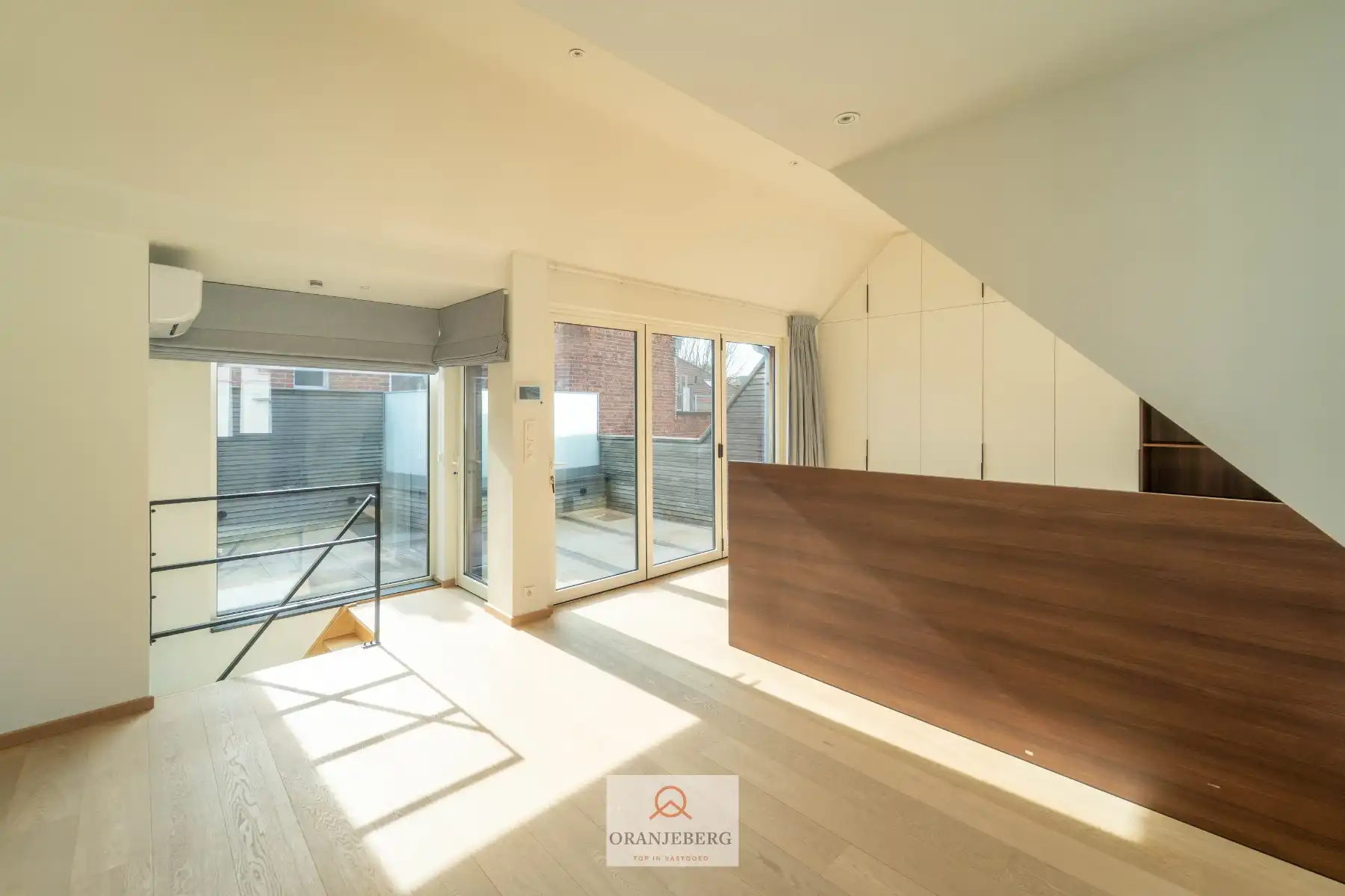 Charmant duplexappartement met terras nabij Sint-Annaplein foto 12