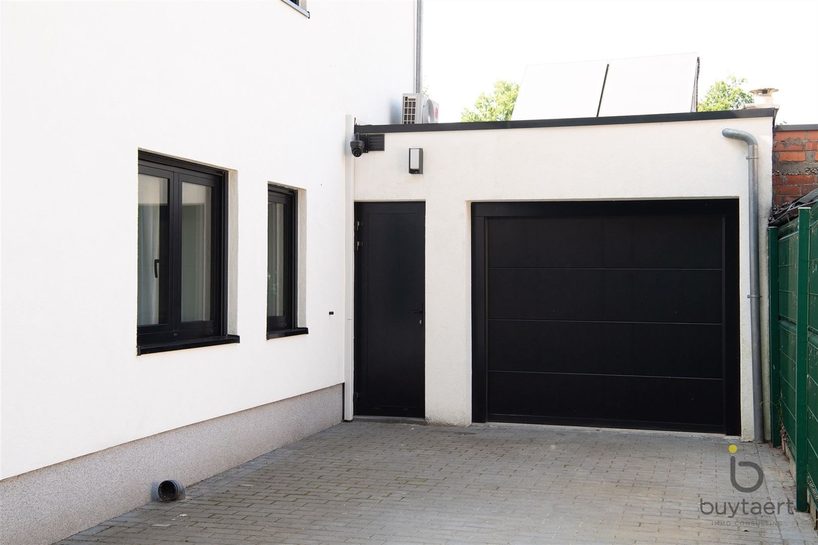 Volledig gerenoveerde woning met 4 slaapkamers. foto 34