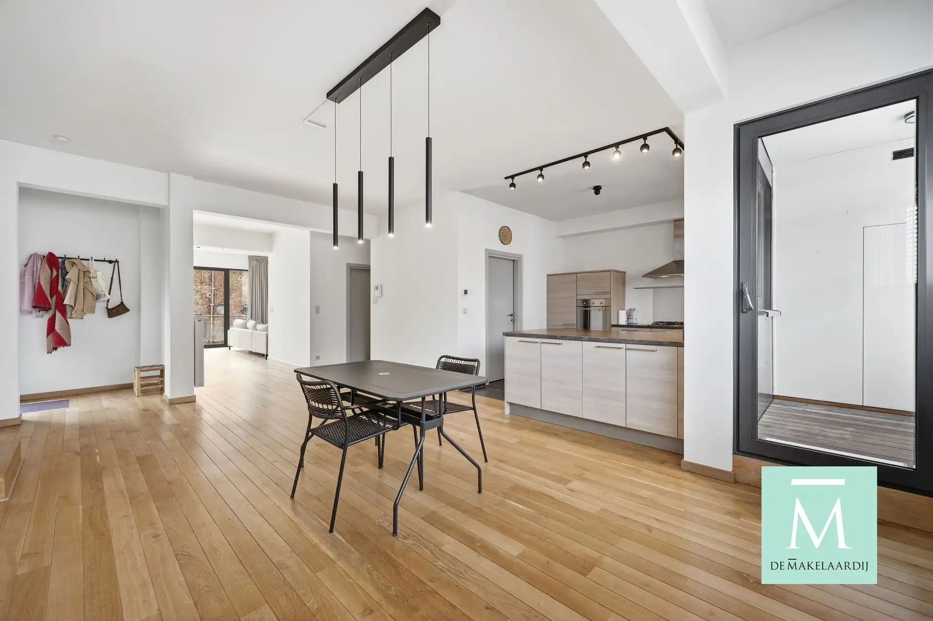 Te huur: Ruim en lichtrijk appartement op toplocatie in hartje Mechelen! foto 3