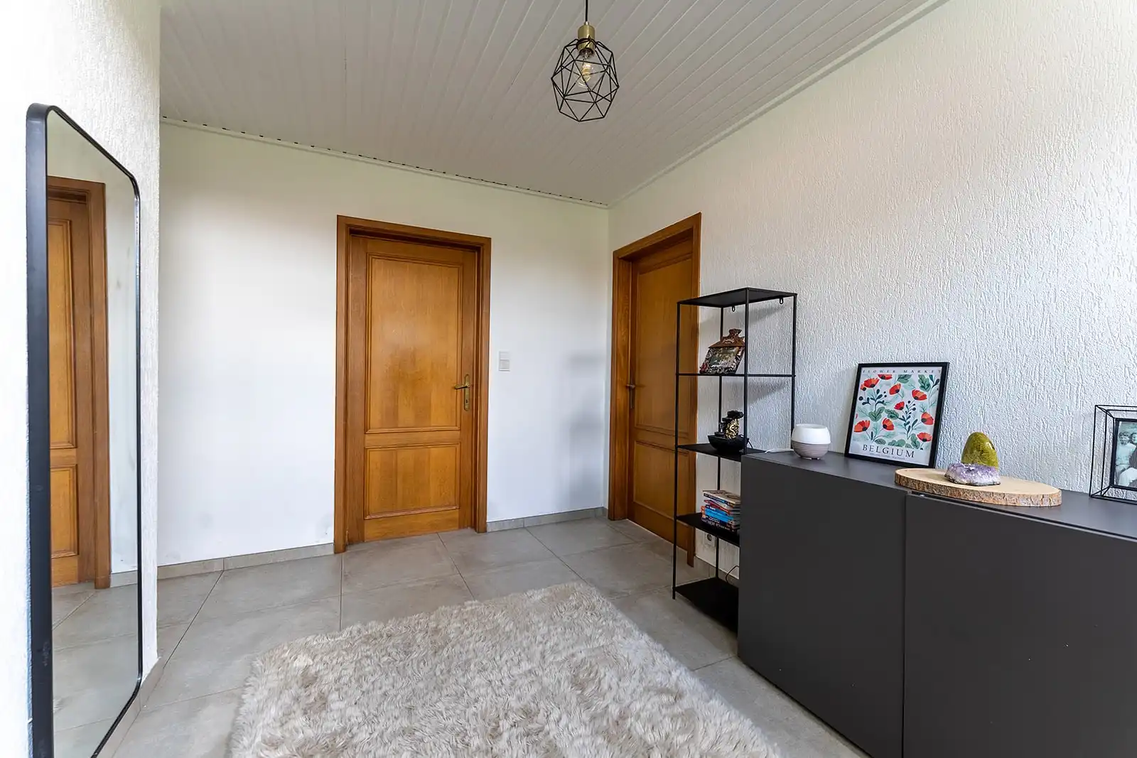 Zeer ruime woning op een perceel van 1000m² met dubbele garage in het landelijke Houtave. foto 10