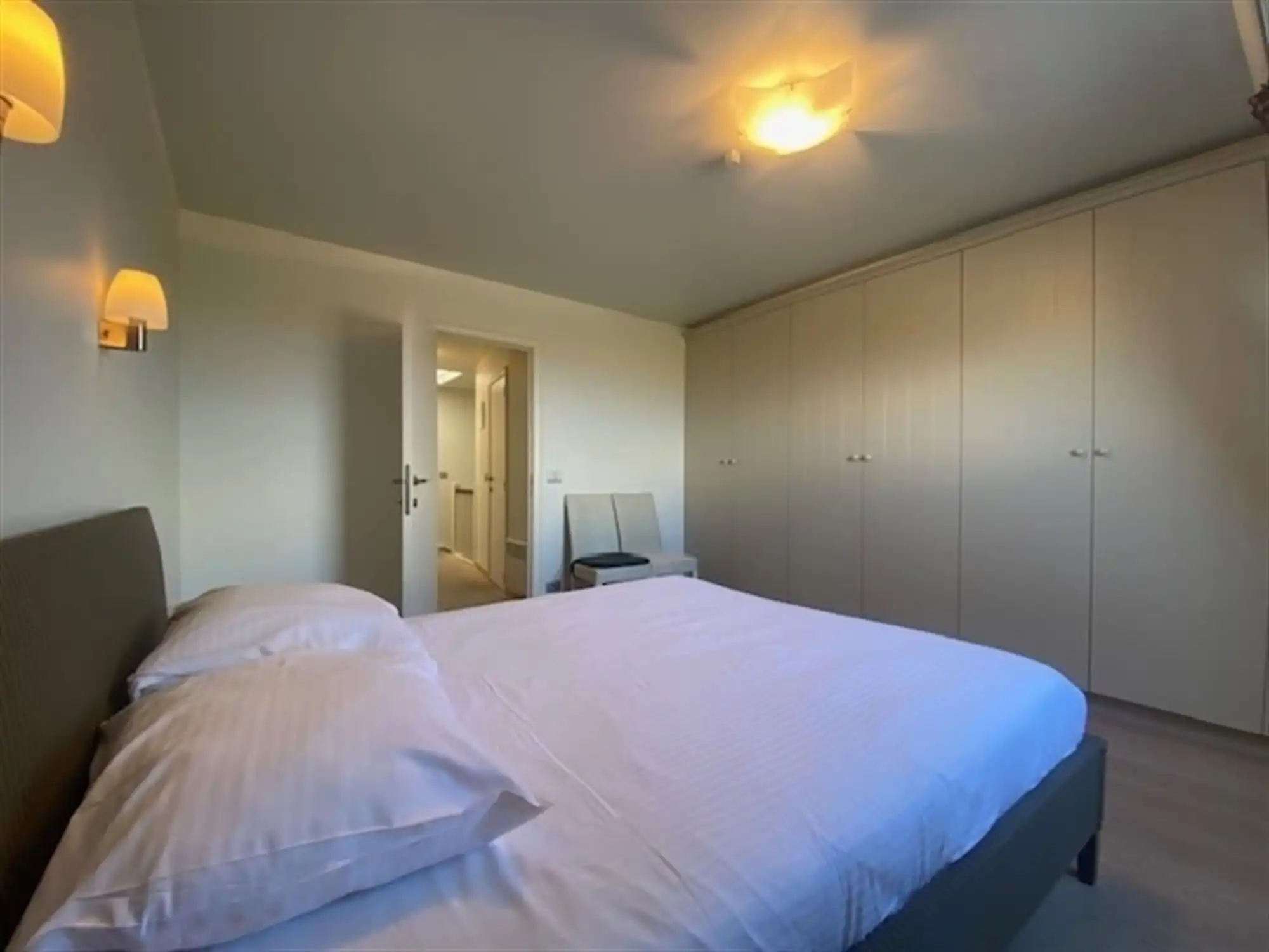 Ruime duplex met 4 slaapkamers en prachtig zicht op duinen en zee foto 10