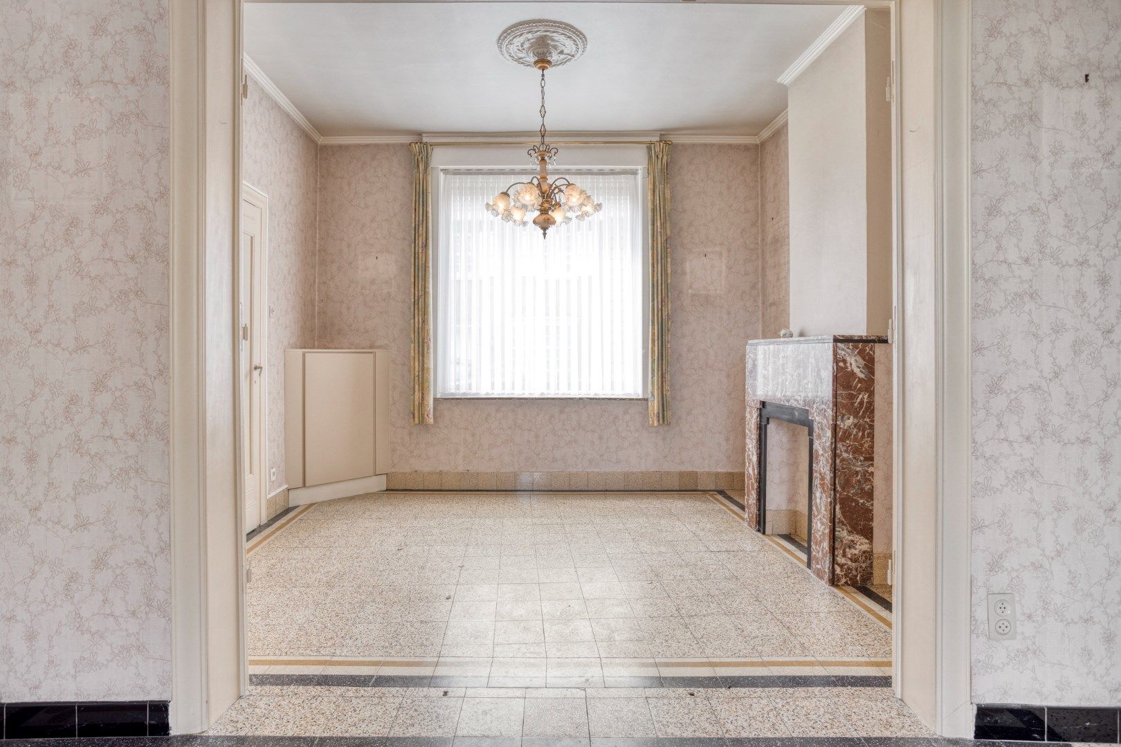 Te renoveren woning in hartje Lauwe! foto 5