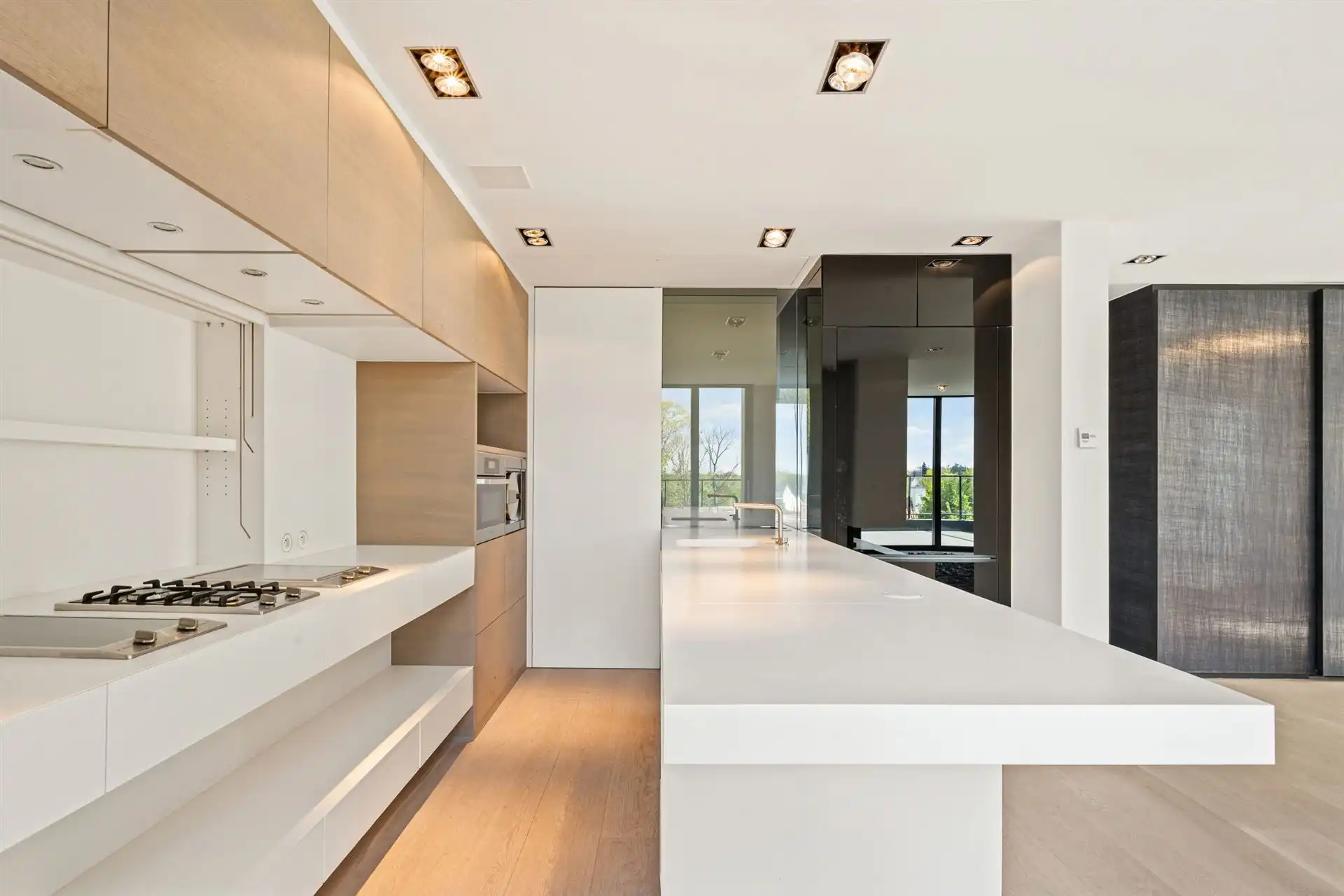 Topgelegen lichtrijke penthouse met prachtig terras foto 11