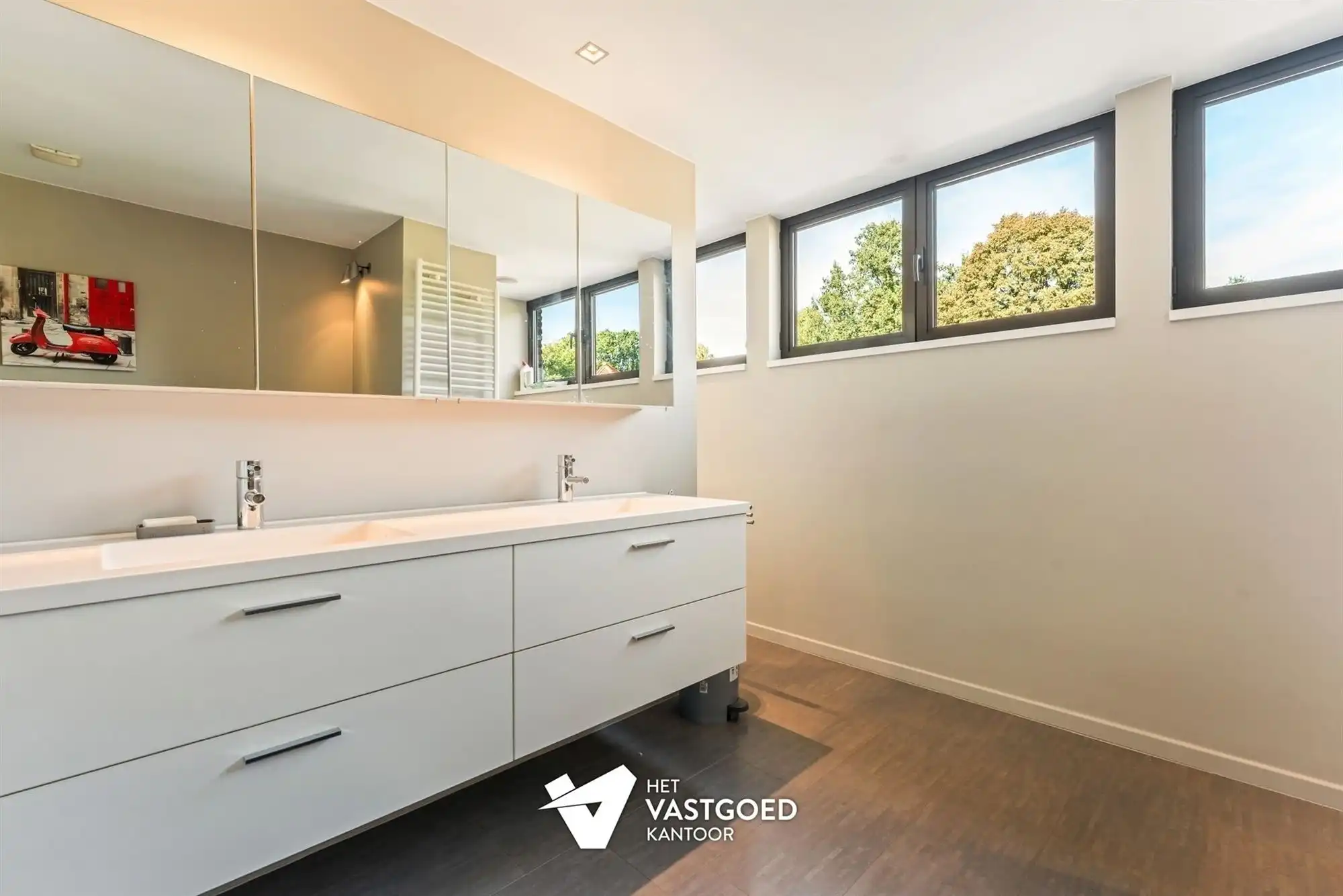 PRACHTIGE AUTHENTIEKE VILLA (585M²) MET BINNENZWEMBAD EN ZWEMVIJVER OP EEN PERCEEL VAN 48A75 TE KERMT foto 26