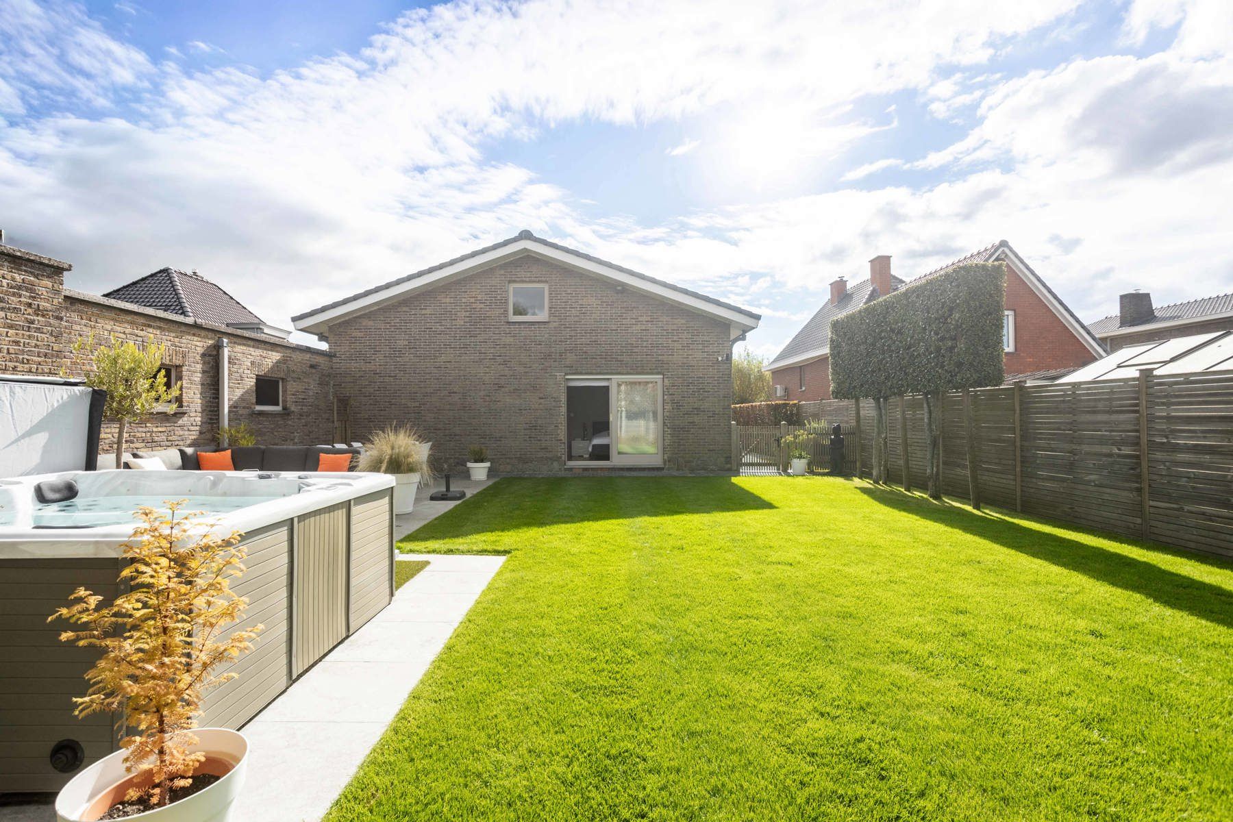 Recent verbouwde bungalow dichtbij centrum  foto 21