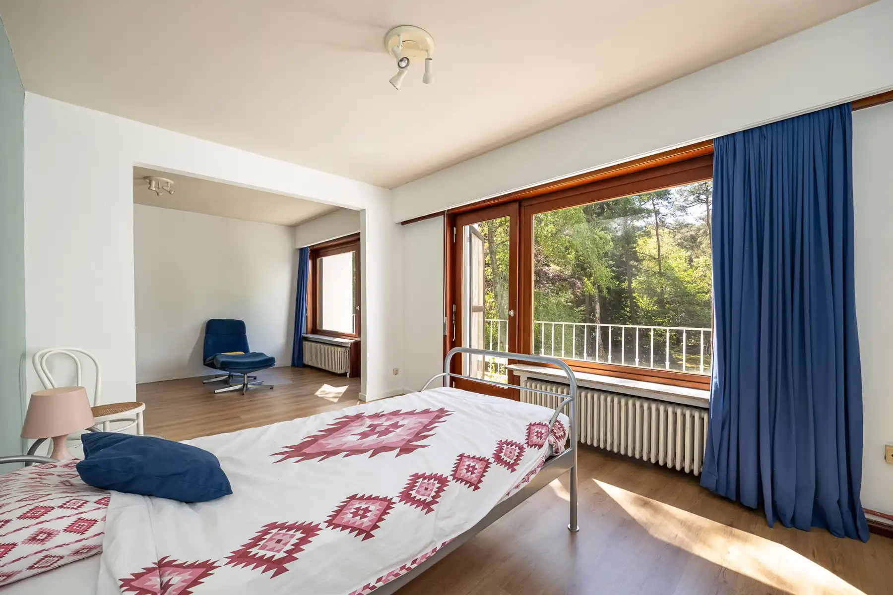 Unieke te renoveren villa op prachtig perceel foto 16