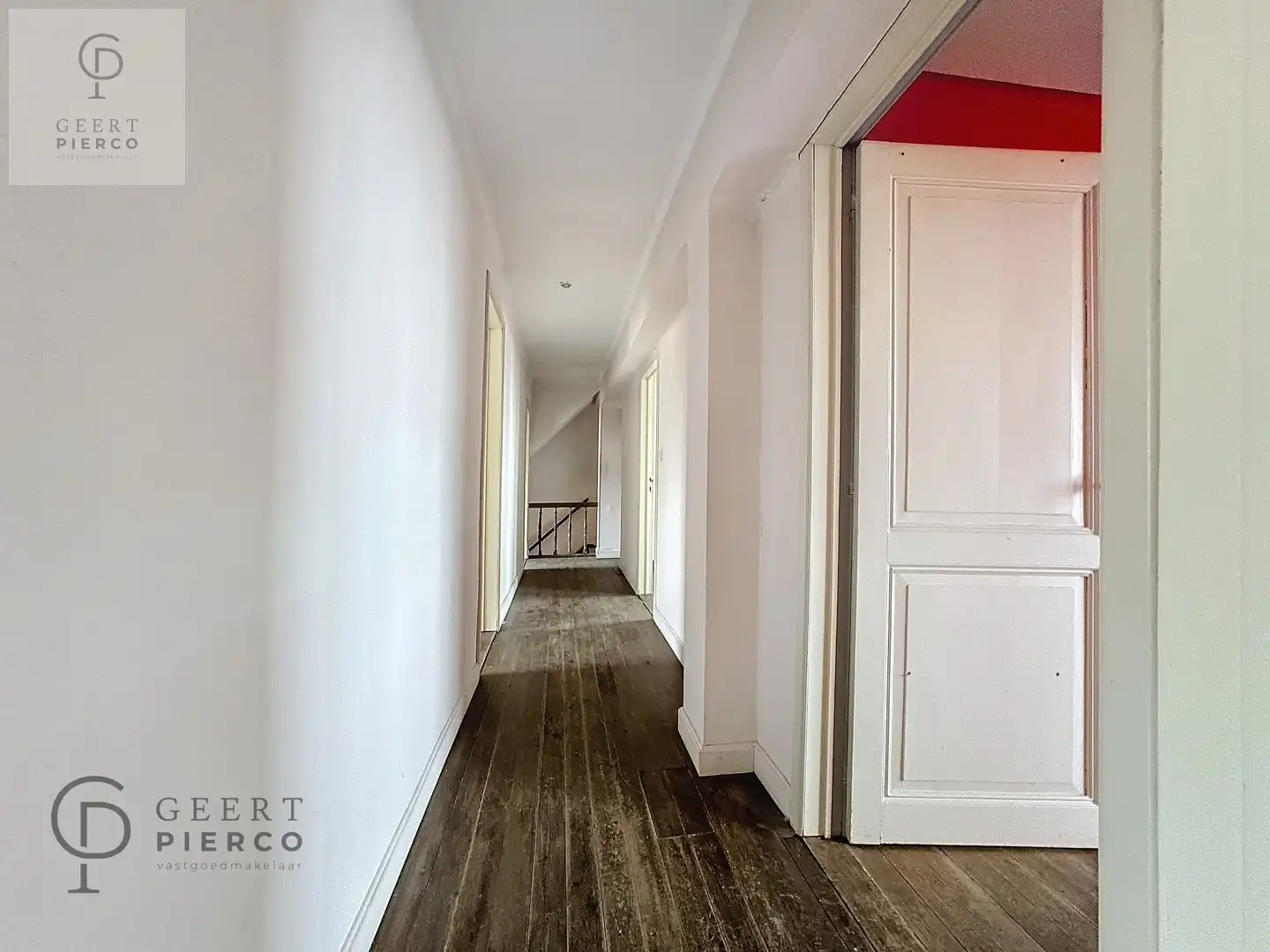 Ruim handelspand met ruim appartement foto 23