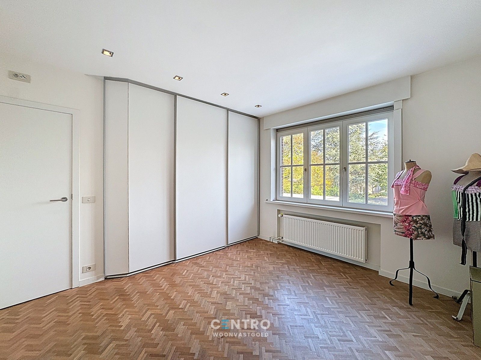 Karaktervolle villa met 5 slpks, praktijkruime en ZUIDgerichte tuin in 't Motje! foto 24