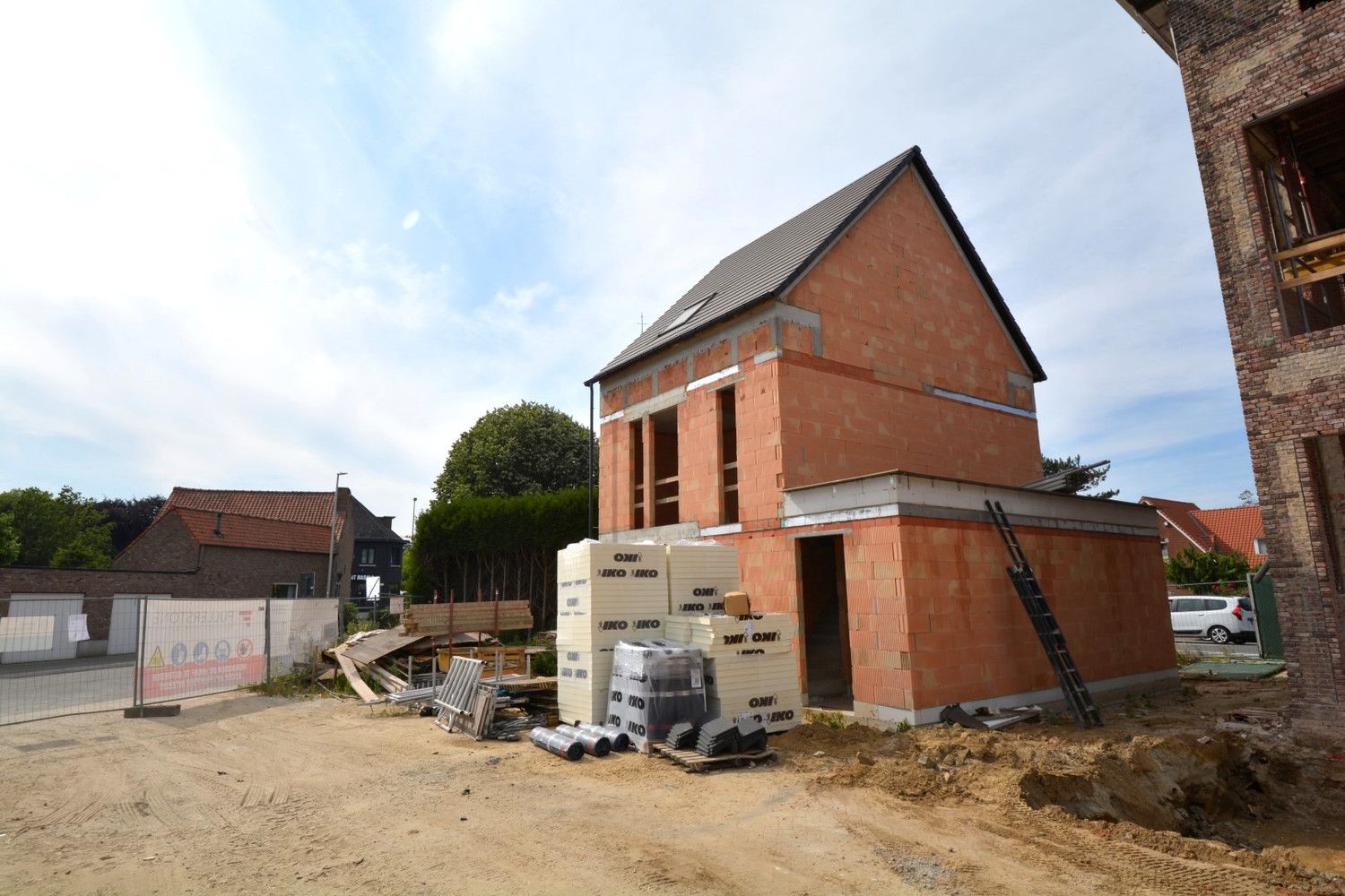 PROJECT HESTIA TE RANST! foto {{pictureIndex}}