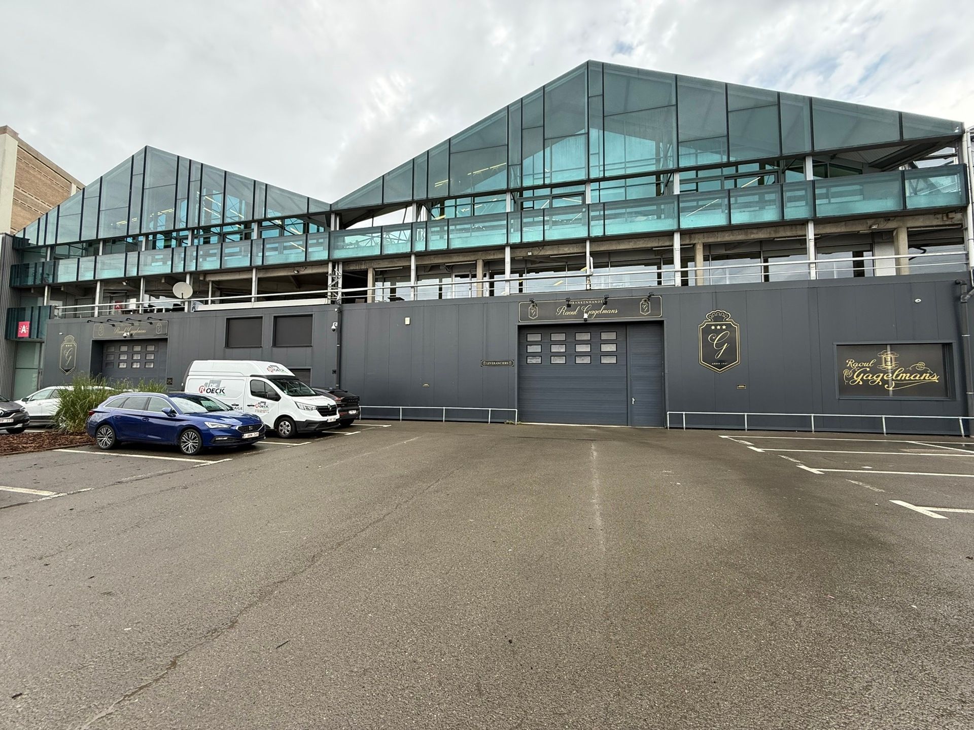 Magazijn met kantoren te huur nabij de Haven van Antwerpen foto 2