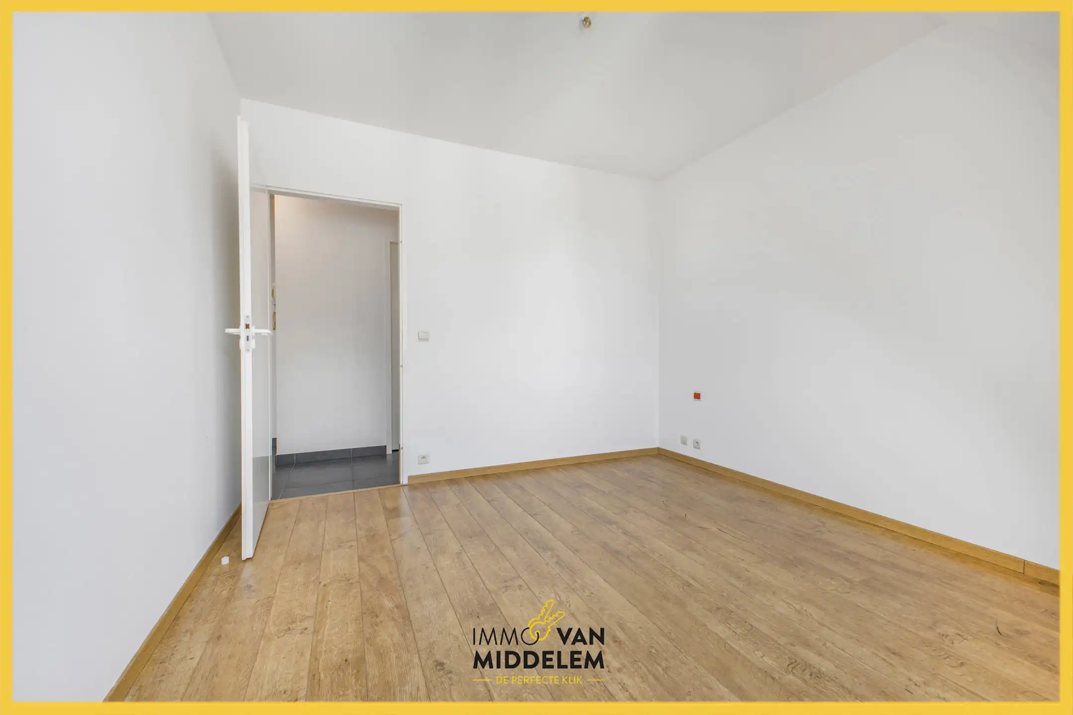 INSTAPKLAAR 2-KAMERAPPARTEMENT MET TERRAS EN PARKING foto 10