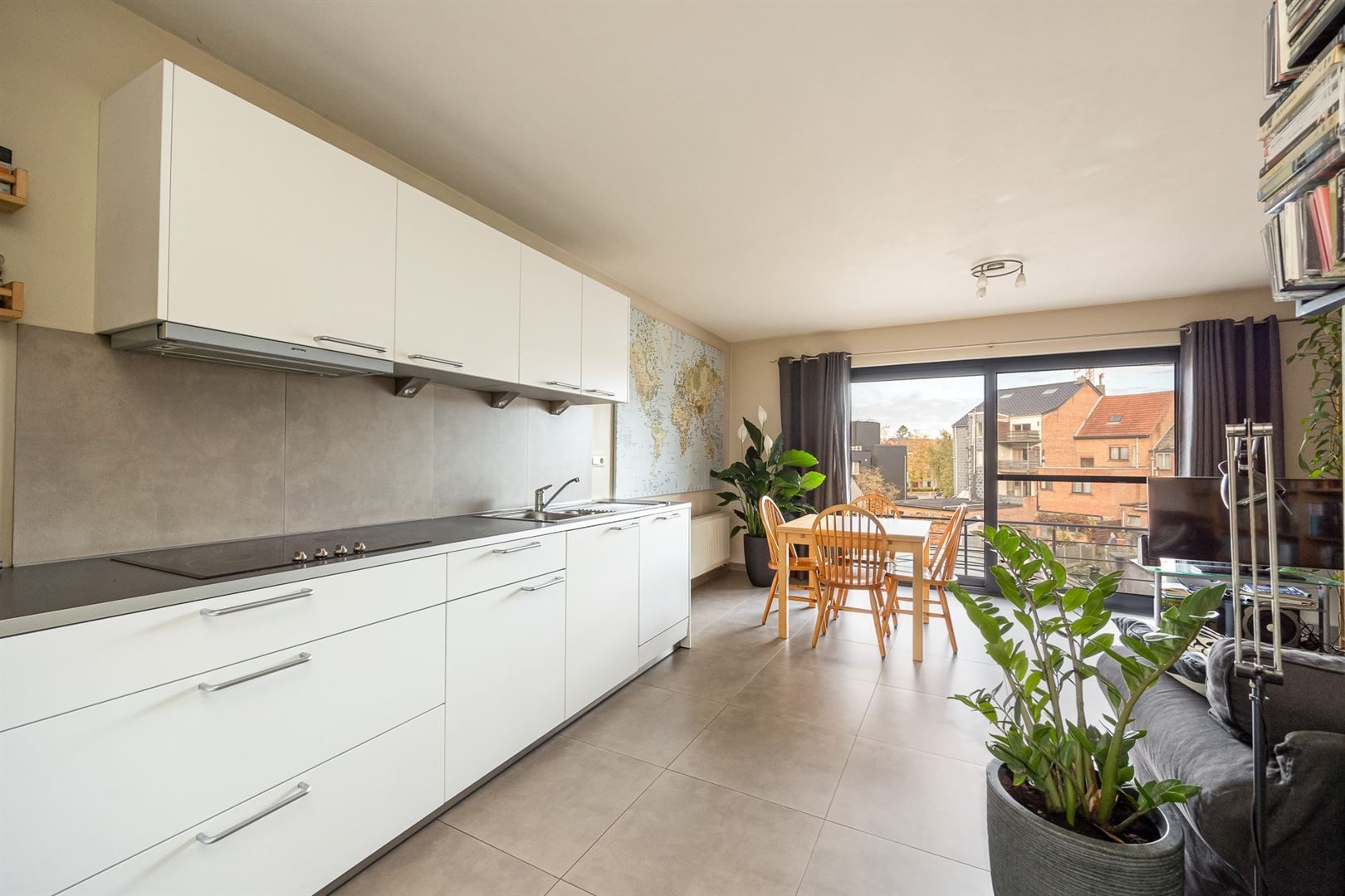 Appartement op de 1ste verdieping met terras! foto 4