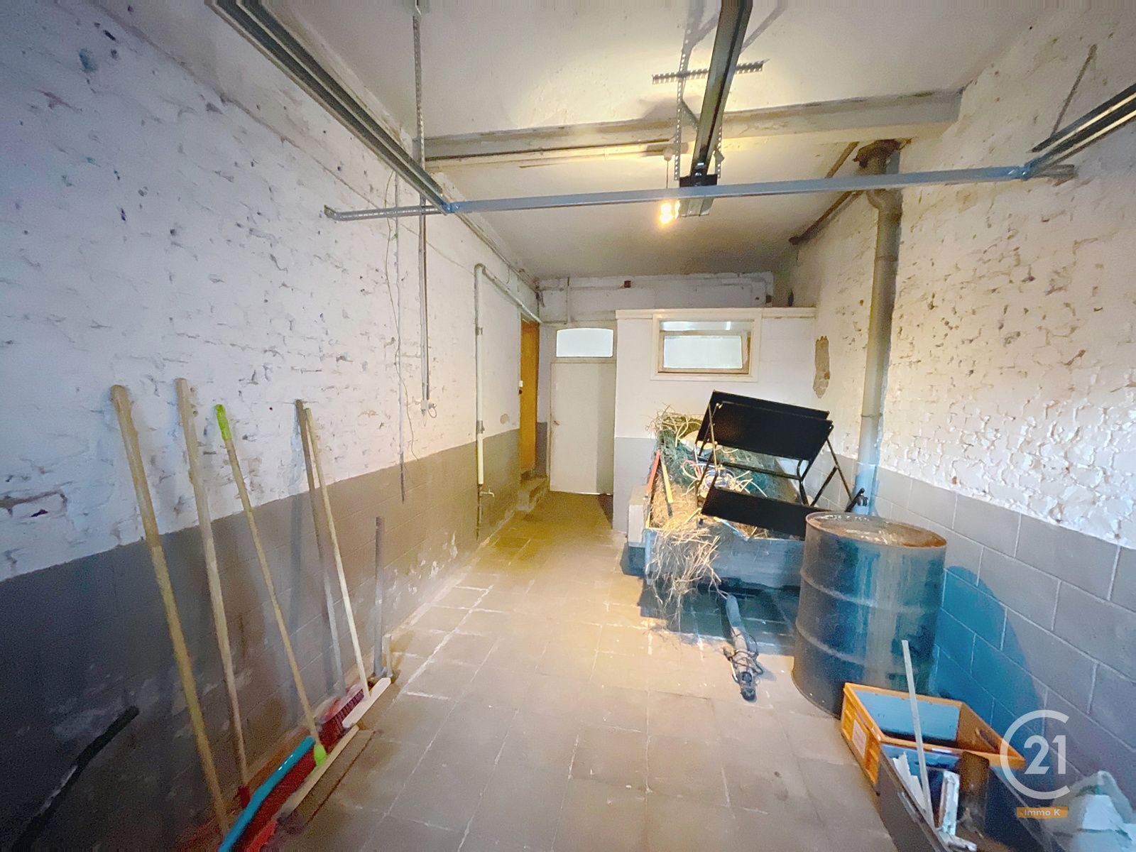 Te renoveren huis met garage en tuin - ook mog. voor handel foto 15