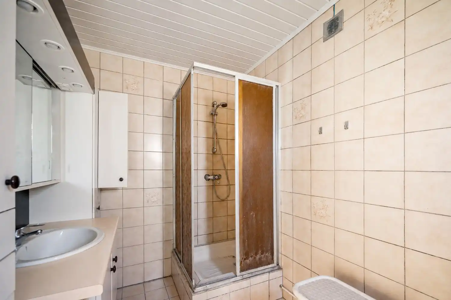 Op te frissen instapklare woning met 3 slpkrs en tuin te Hulshout foto 8