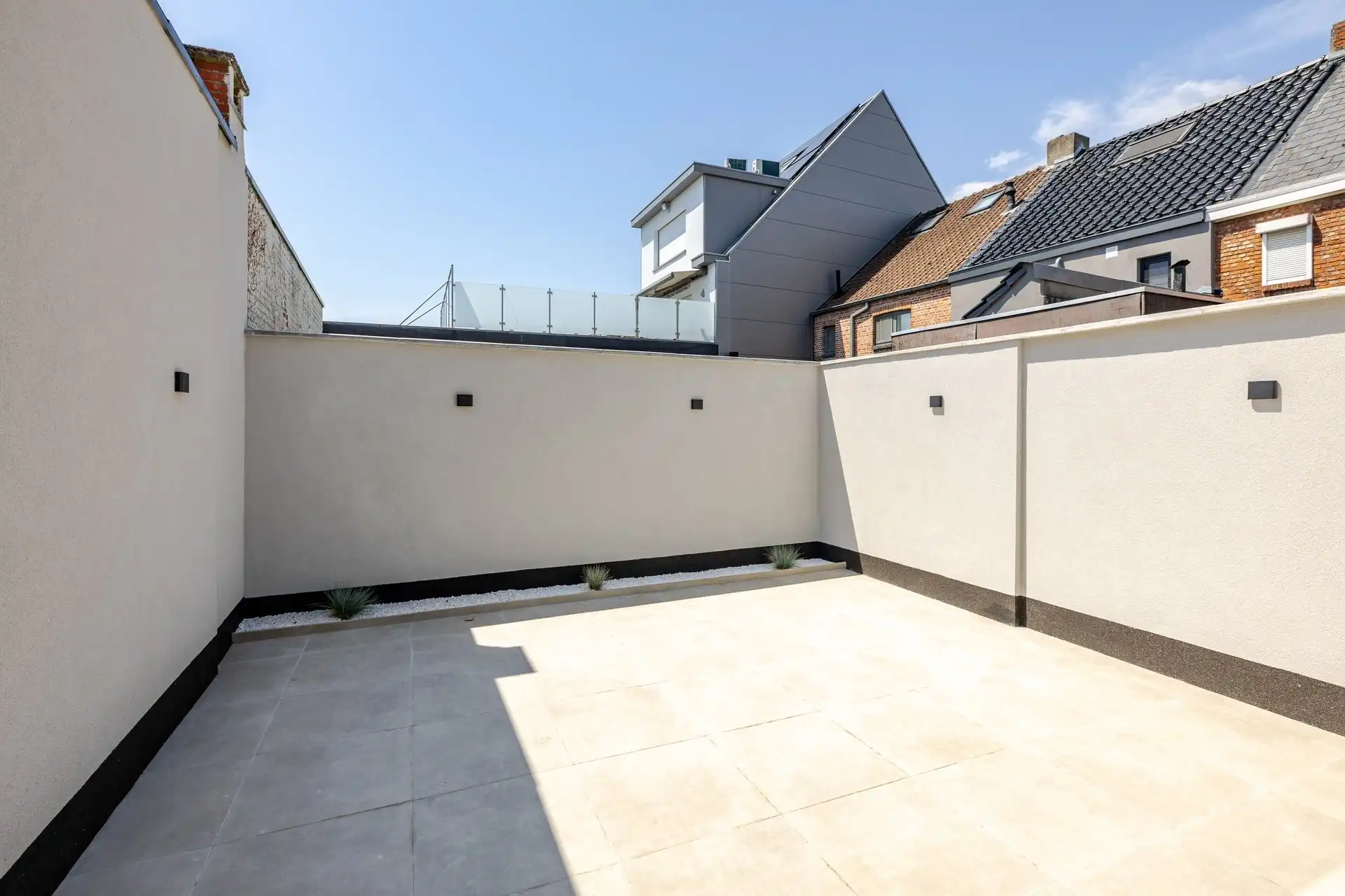 Top gerenoveerde woning met 2 slks en terras foto 21