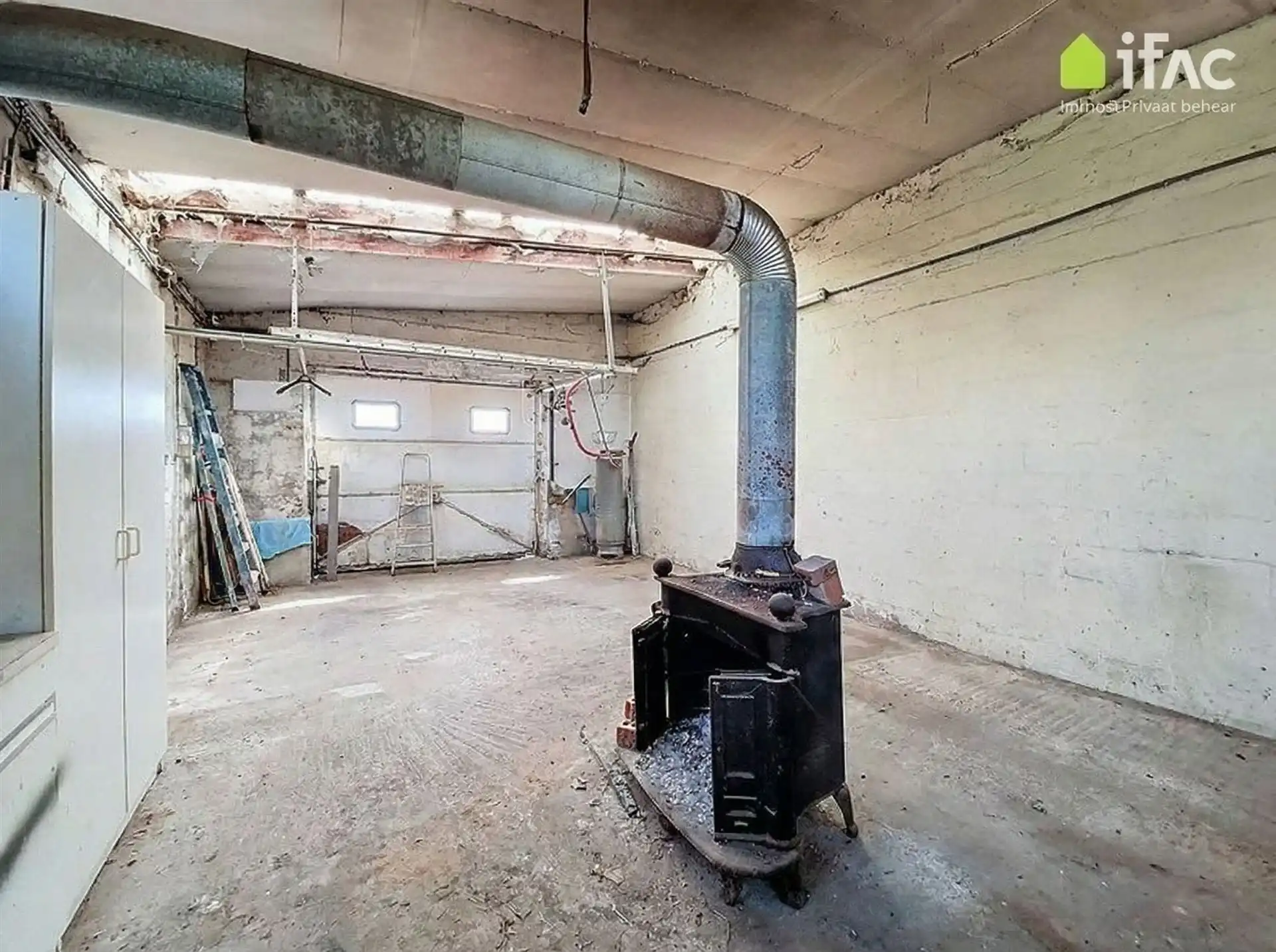 Rustig gelegen villa met atelier ±60m² op 10,25a foto 16