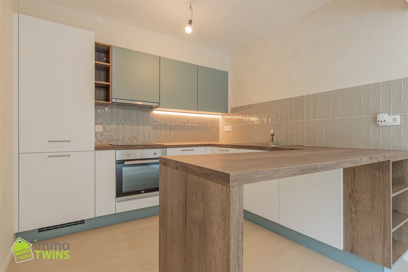 Gerenoveerd (2025) appartement met 2 slaapkamers & terras foto 4