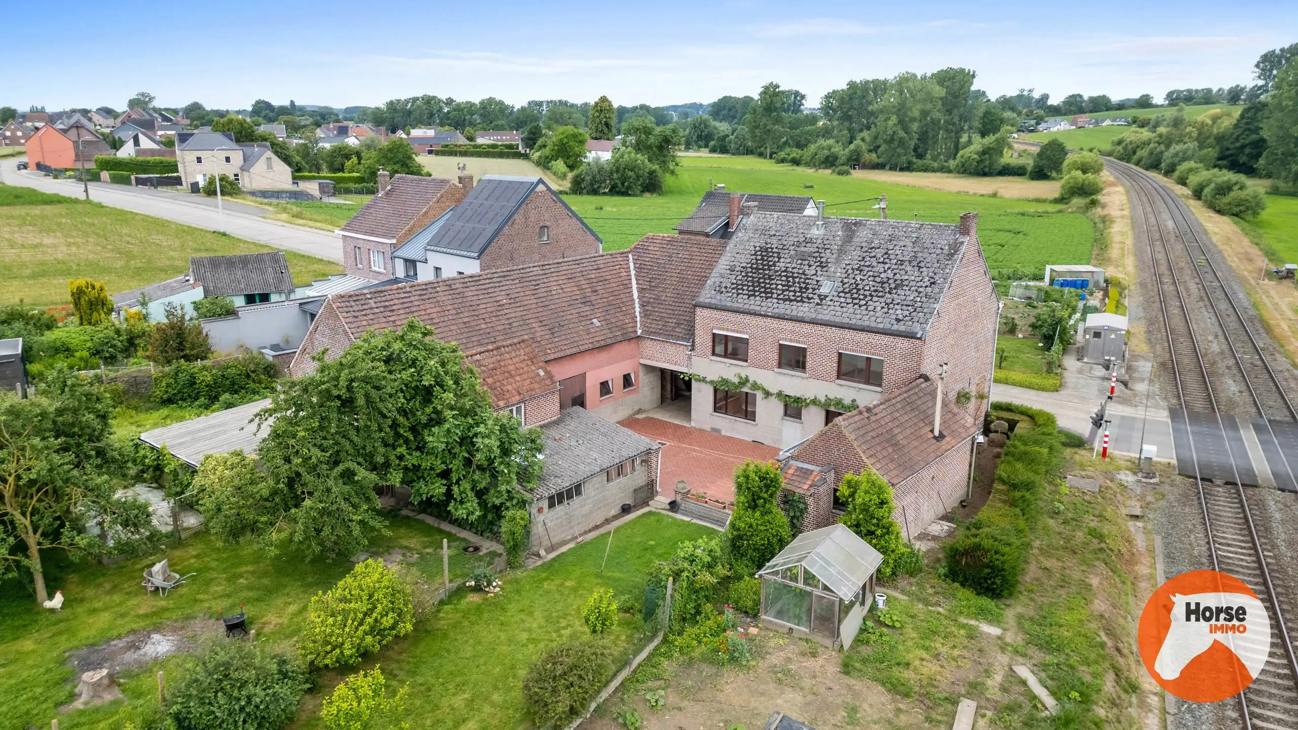 LIERDE - Woning met veel potentieel op 93are foto 6