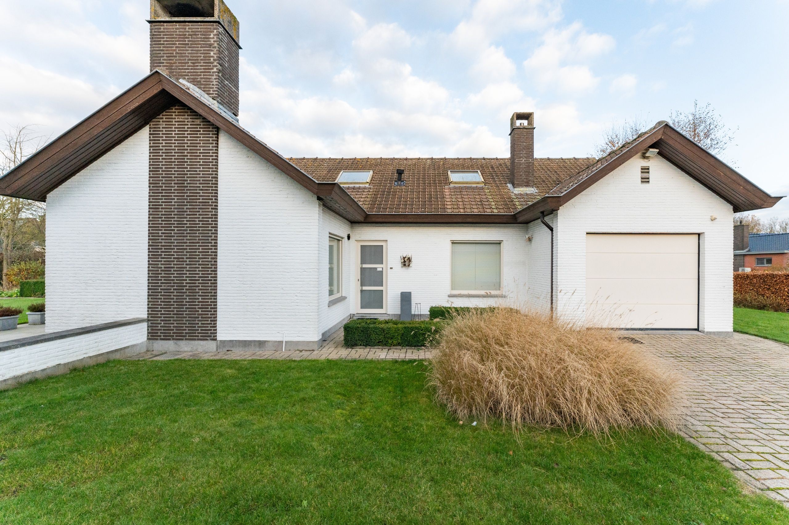 Verzorgde en centraal gelegen bungalow op 960m2 foto 3