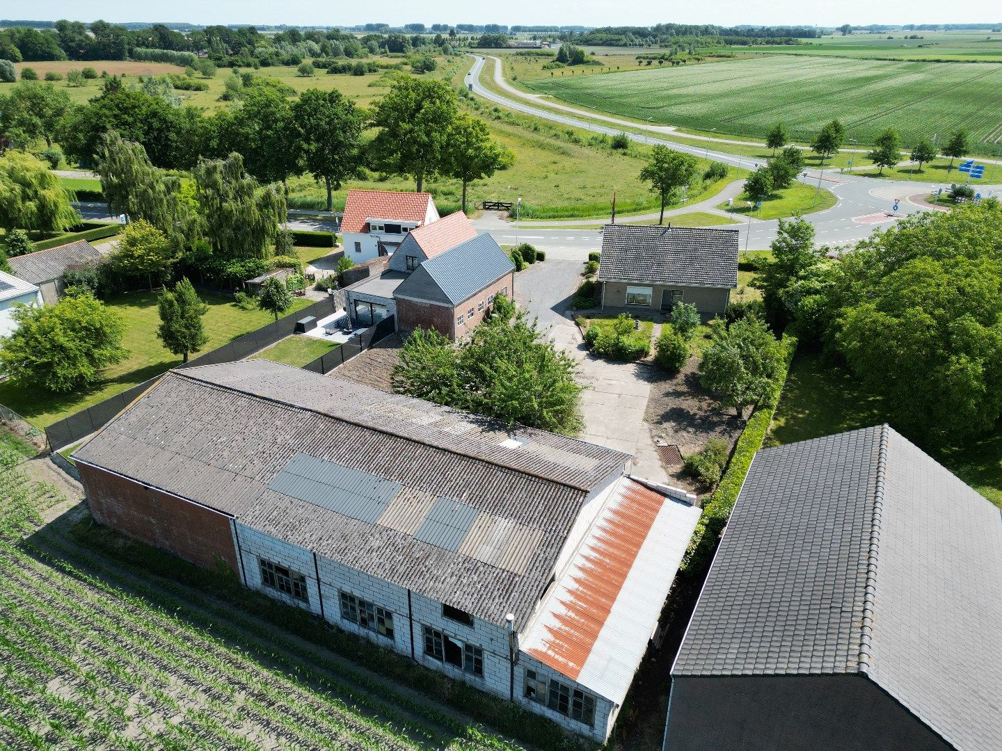 Landelijk wonen met grote schuren foto 3