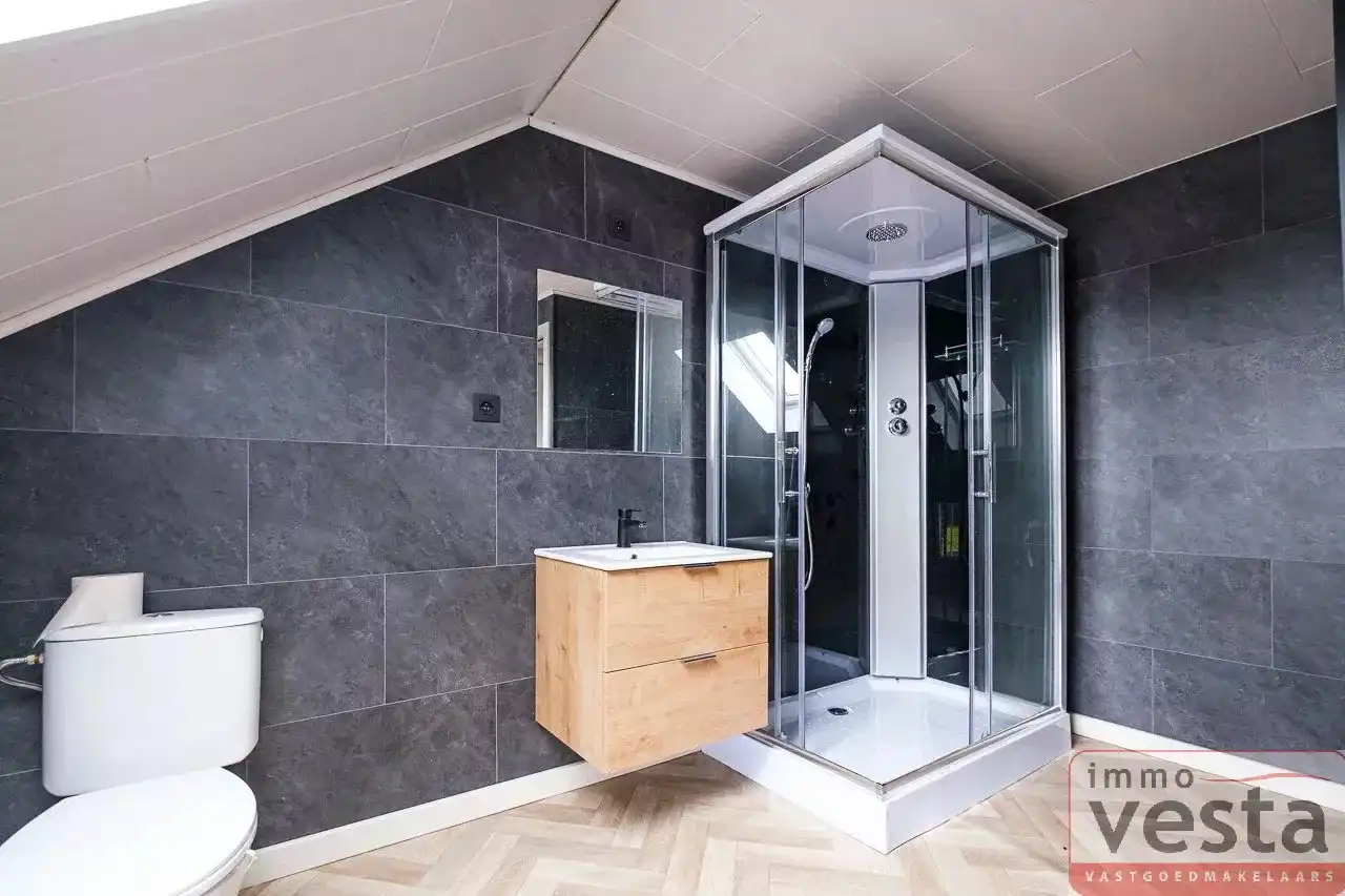 Verzorgde woning met drie slaapkamers foto 18