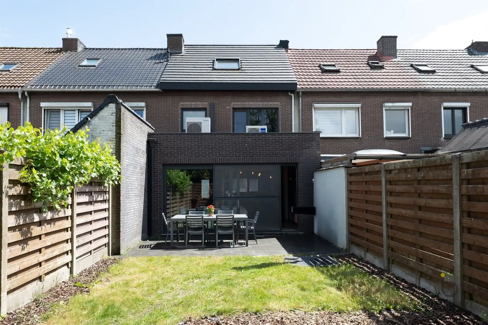 INSTAPKLARE CENTRAAL GELEGEN RIJWONING MET DRIE SLAAPKAMERS EN GEZELLIG TUINTJE! foto 36